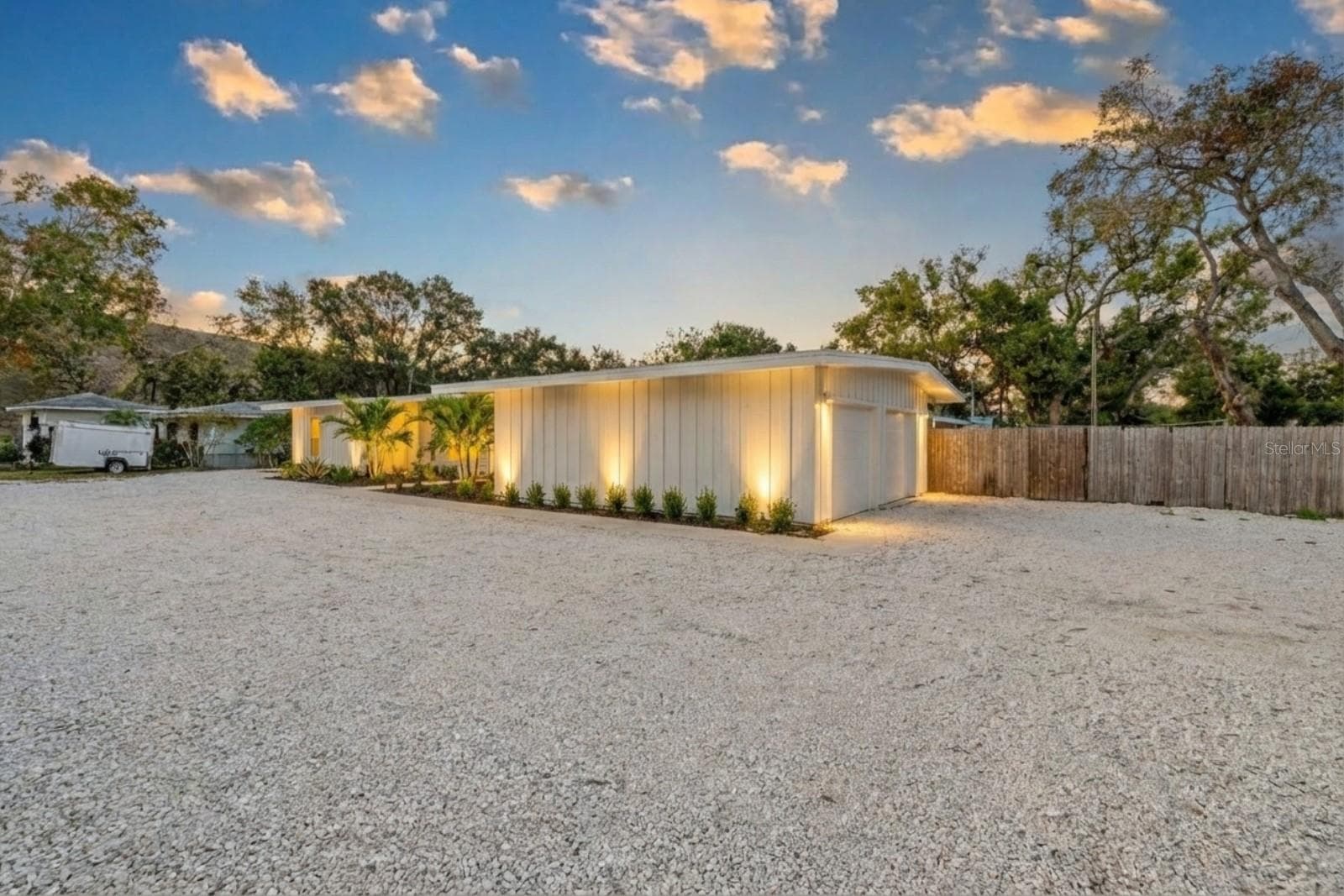 Single Family Residence at 2069 BOUGAINVILLEA ST, SARASOTA, photo 3 of 44