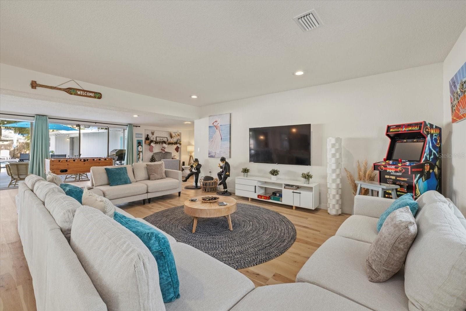 Main Living Room - 2069 BOUGAINVILLEA ST, SARASOTA