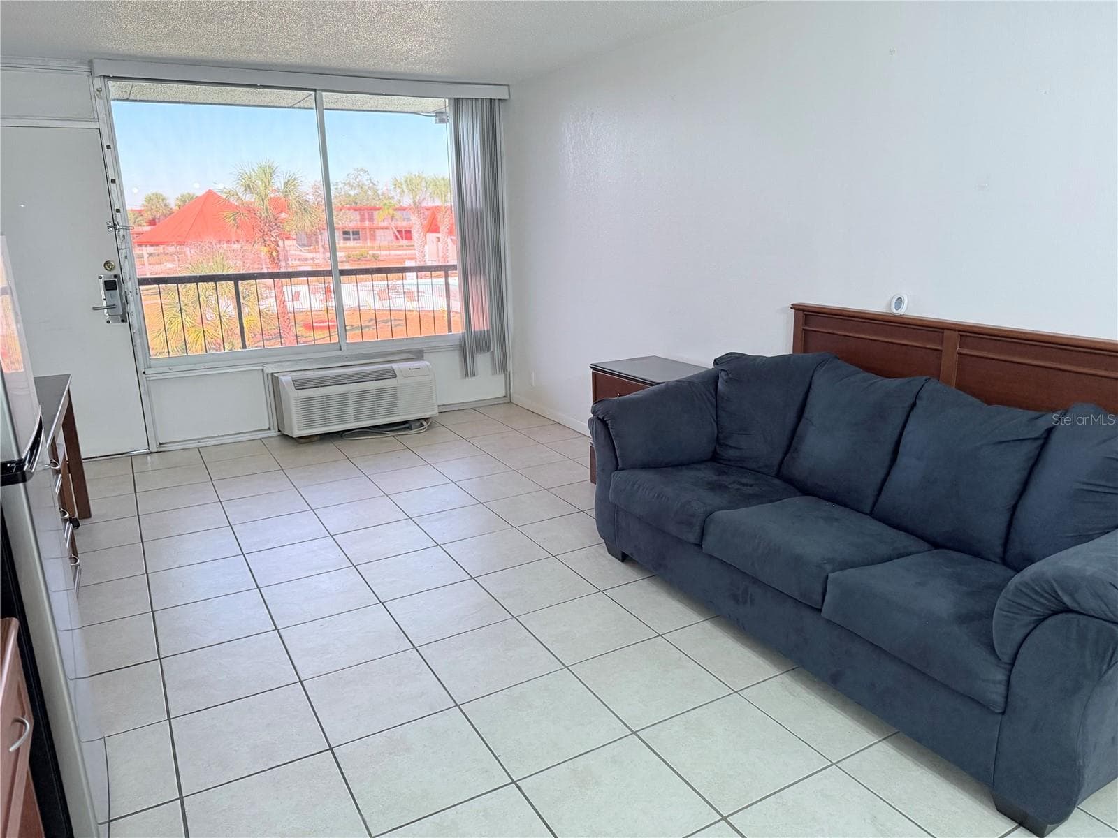Condo - Hotel at 43420 HIGHWAY 27 #436, DAVENPORT, photo 3 of 11