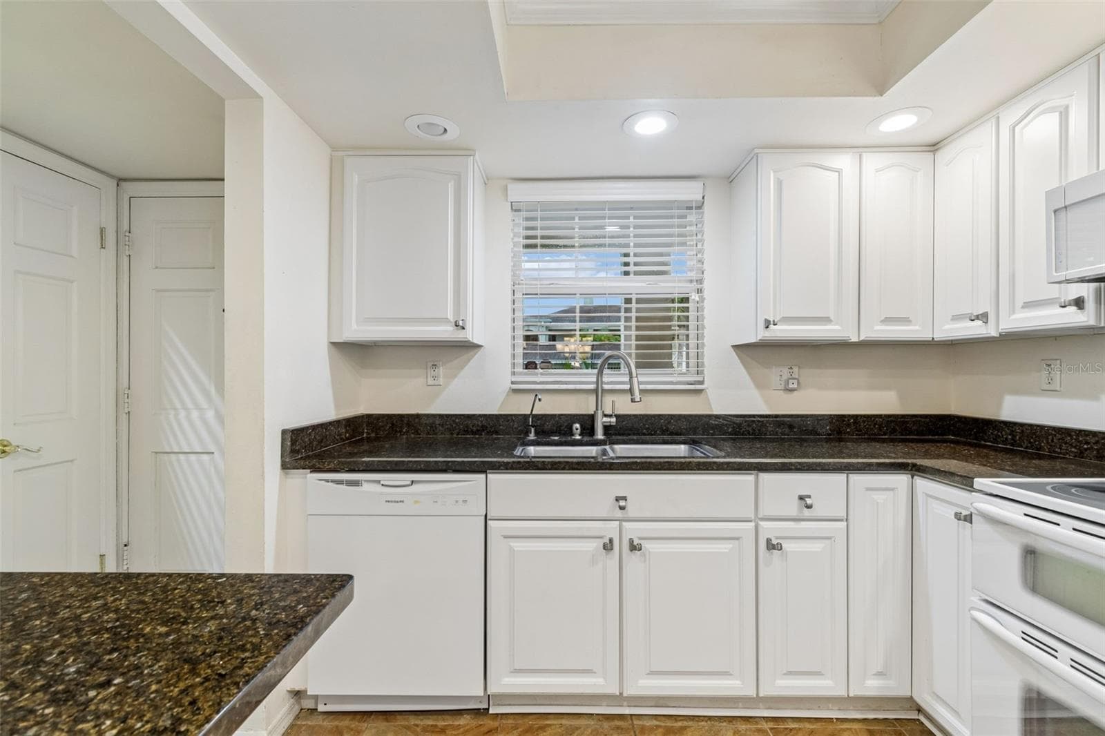 Condominium at 10387 CARROLLWOOD LN #303, TAMPA, photo 6 of 55