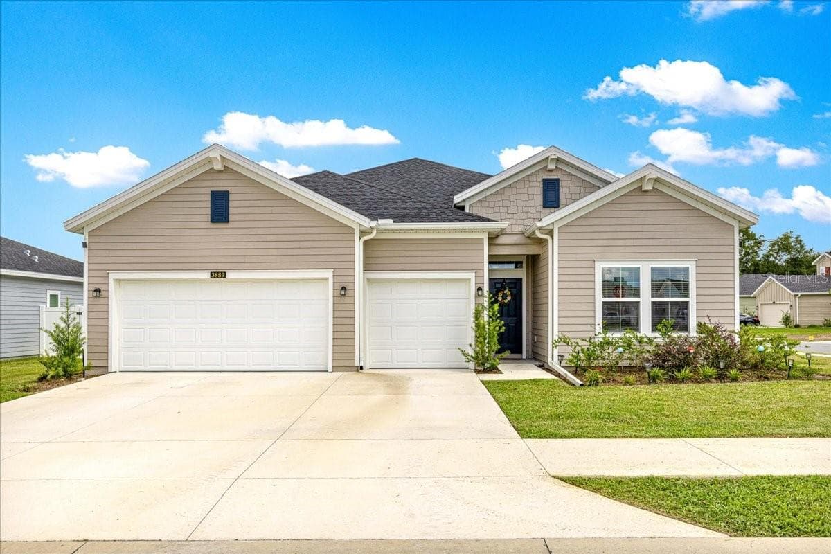3889 NE 33RD TER