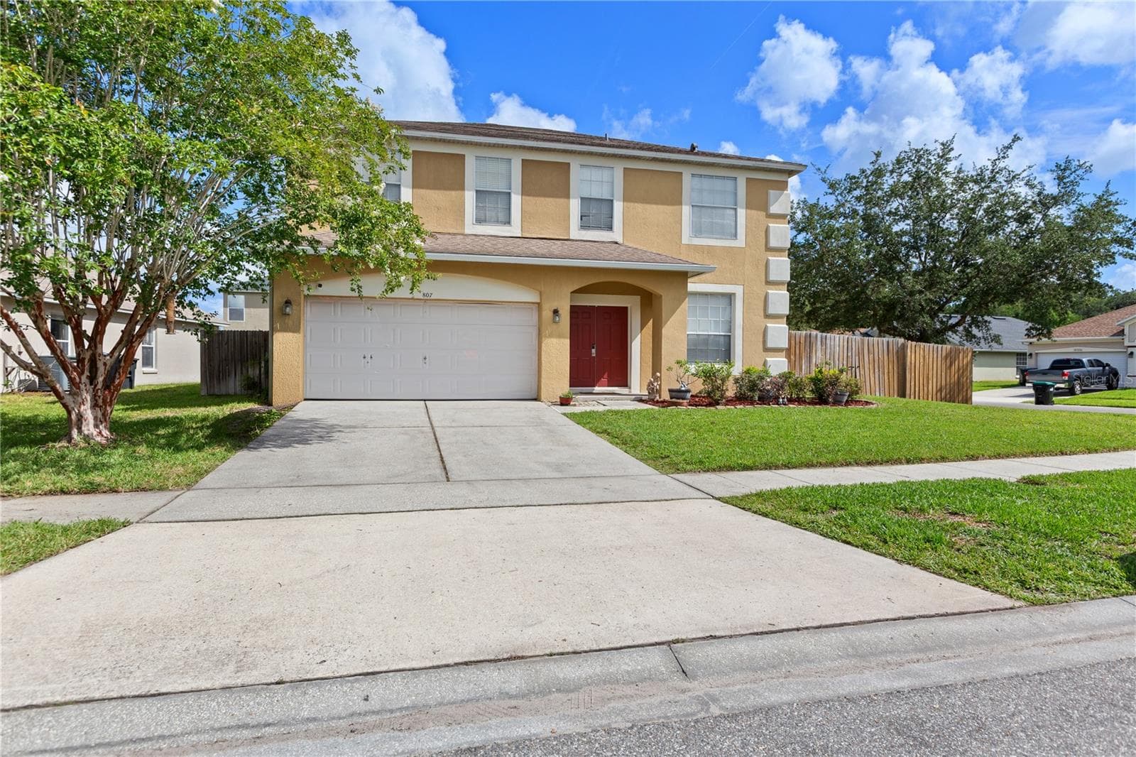 807 JADESTONE CIR