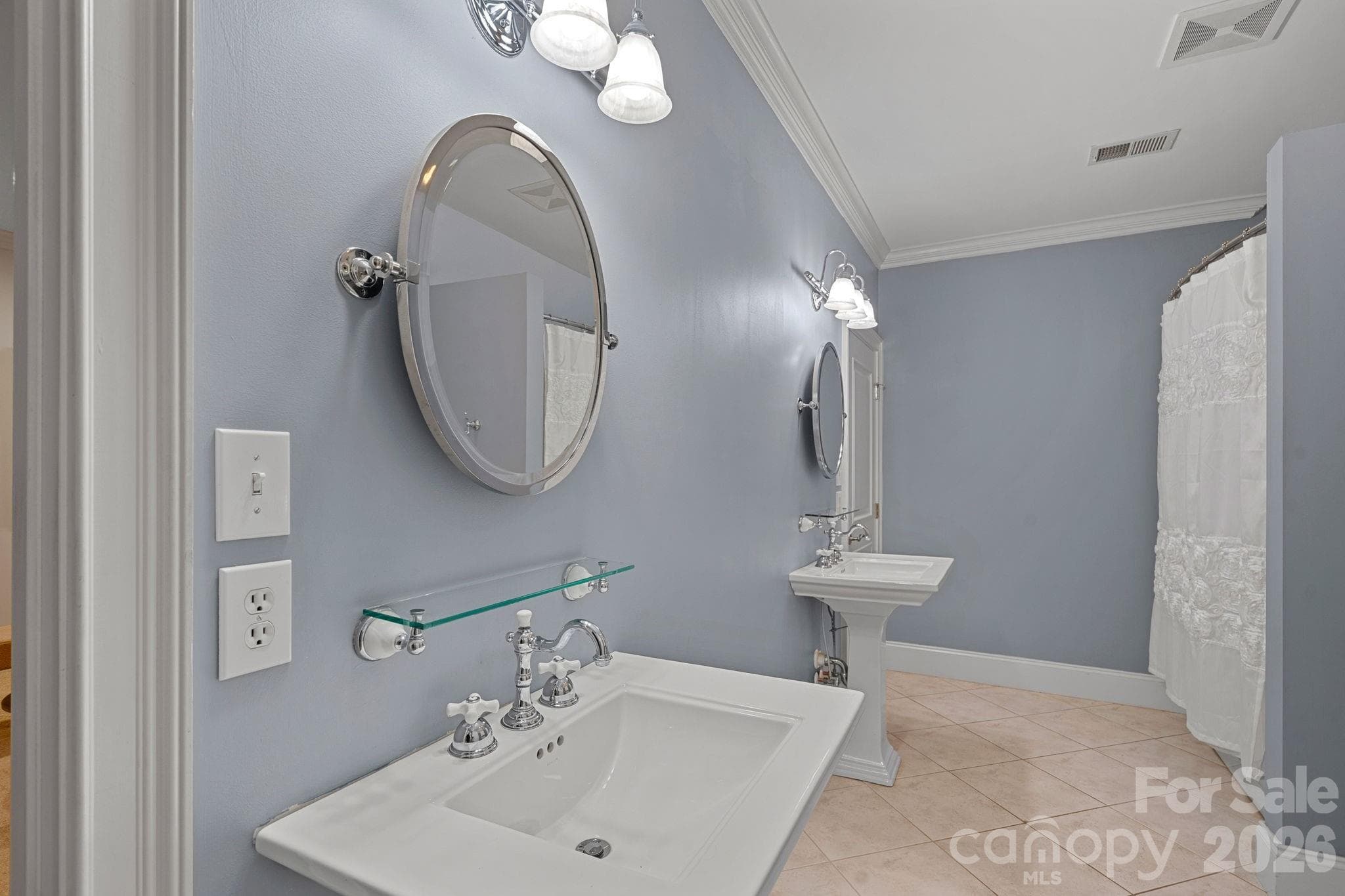 Jack and Jill Bath - 7967 Glen Abbey Circle, Stanley