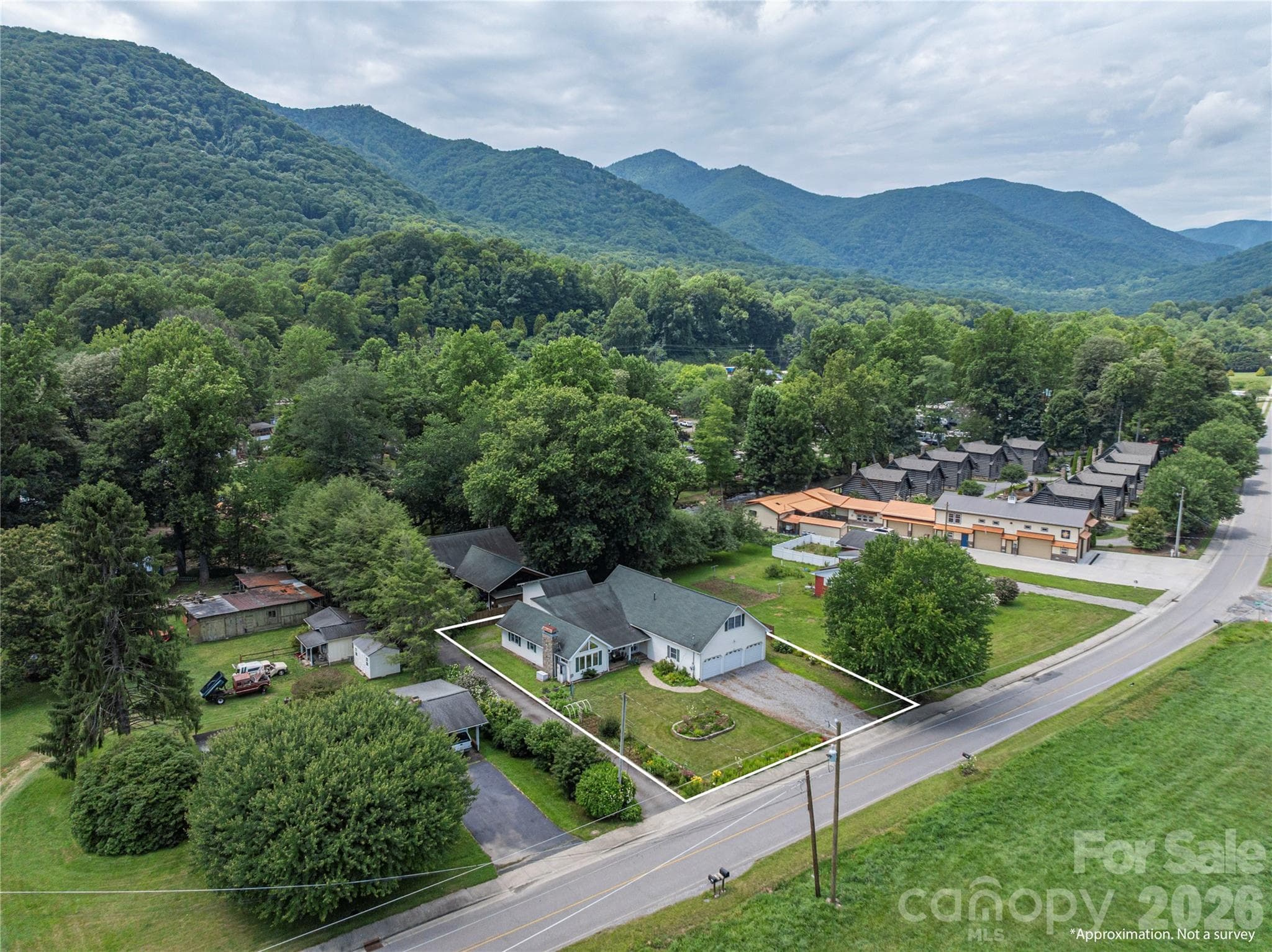 Apartment at 1075 Moody Farm Road, Maggie Valley, photo 33 of 37
