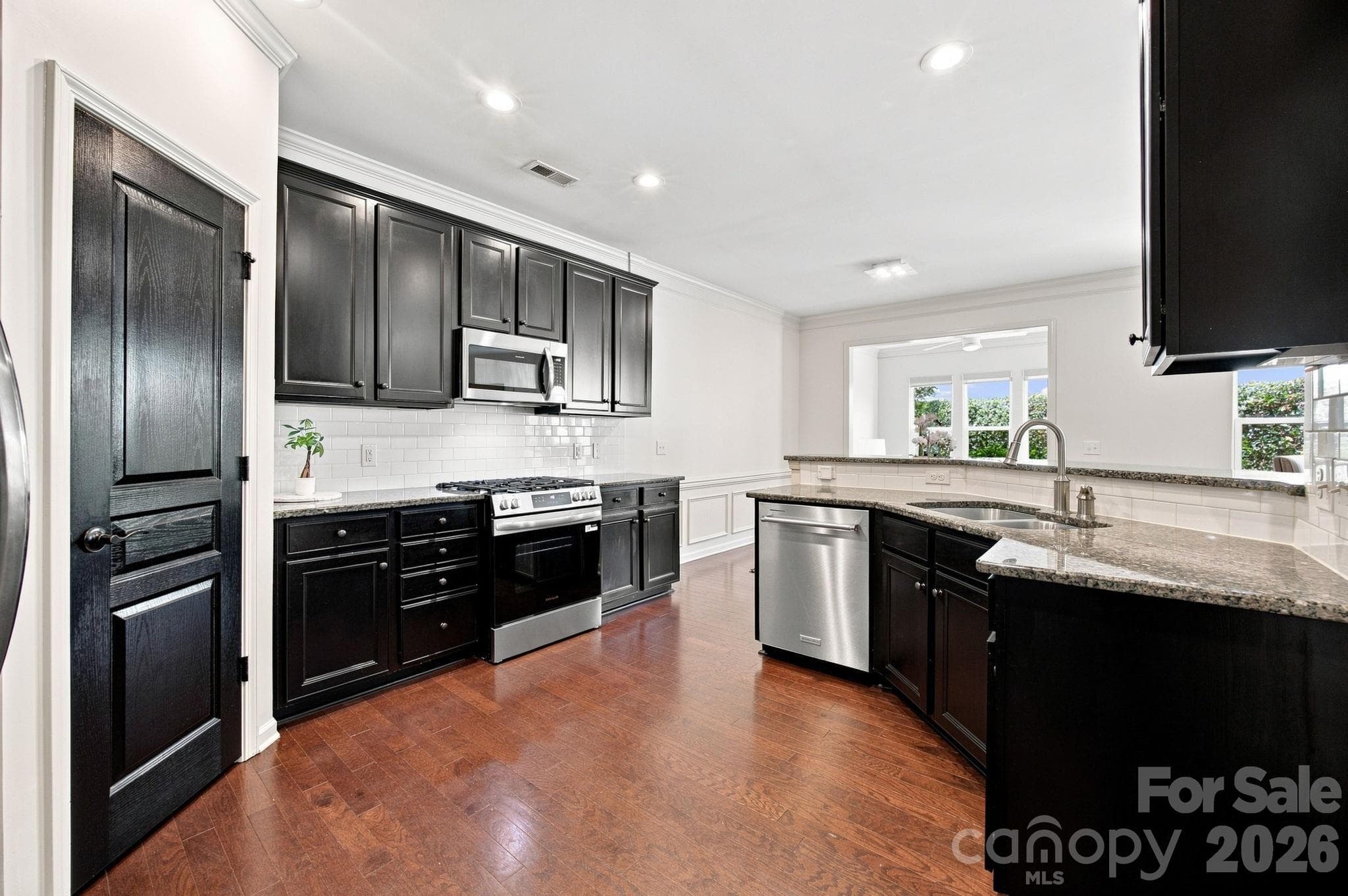 Townhouse at 5842 Glassport Lane, Charlotte, photo 10 of 41