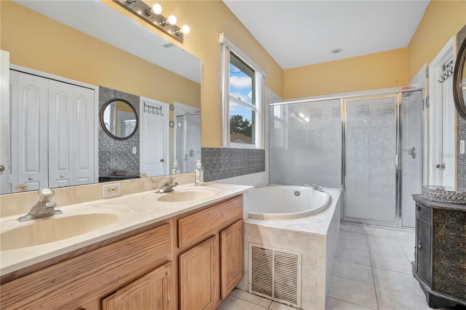 Single Family Residence at 1019 BRIDGEWAY BLVD, ORLANDO, photo 22 of 41