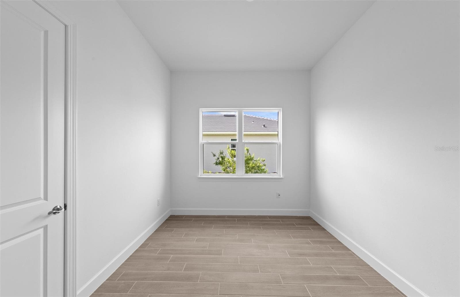Single Family Residence at 10362 BLUE RUNNER DR, ENGLEWOOD, photo 19 of 35