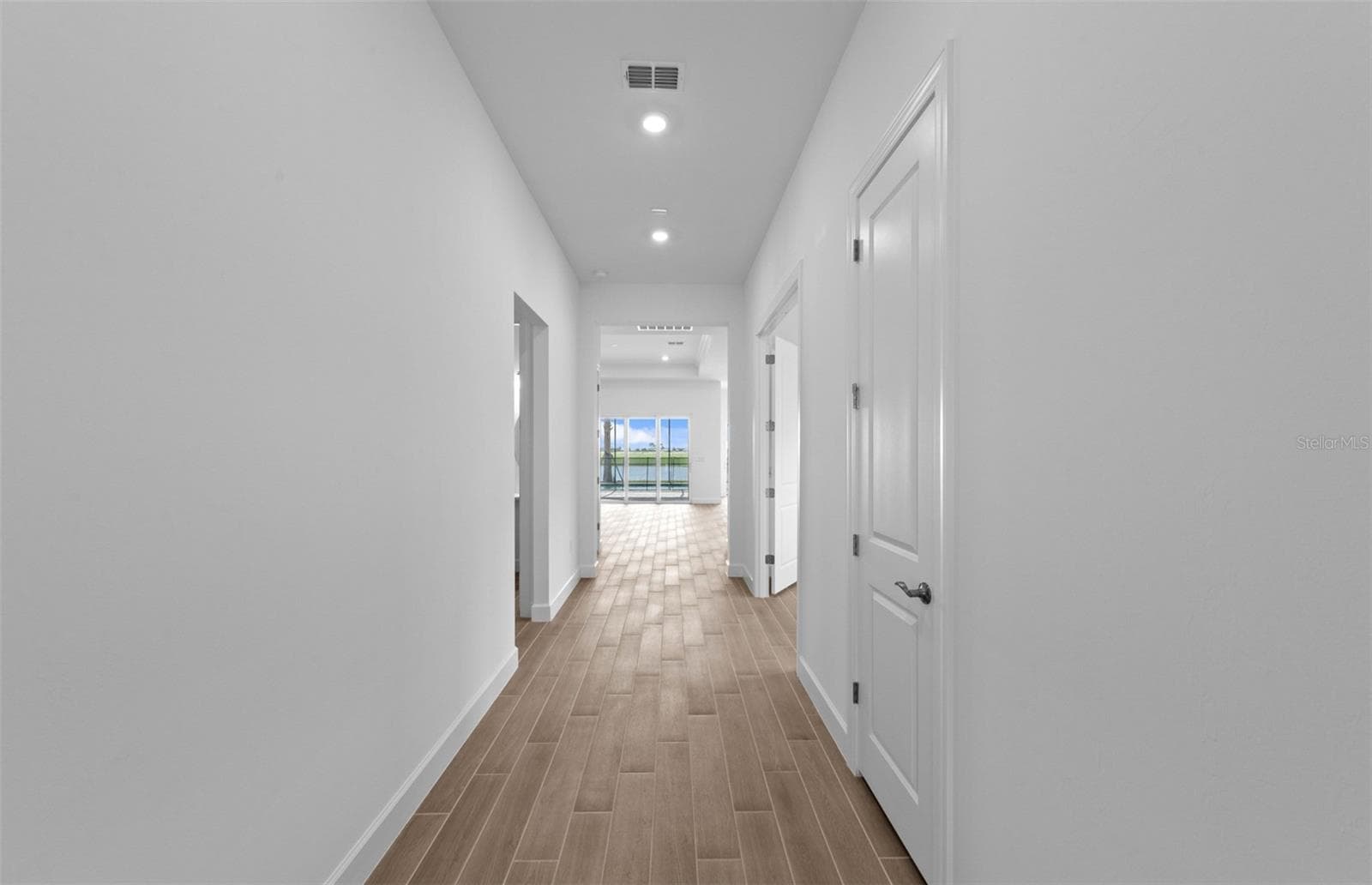 Single Family Residence at 10362 BLUE RUNNER DR, ENGLEWOOD, photo 21 of 35