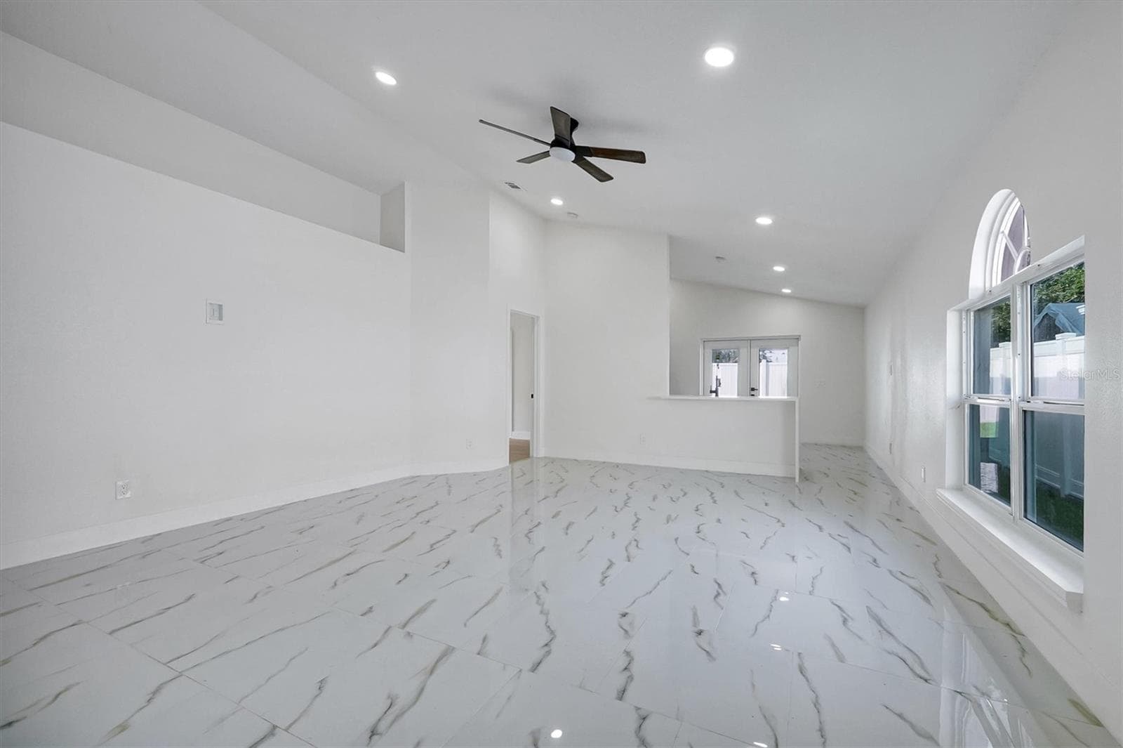 Single Family Residence at 2455 PARSONS POND CIR, KISSIMMEE, photo 7 of 37