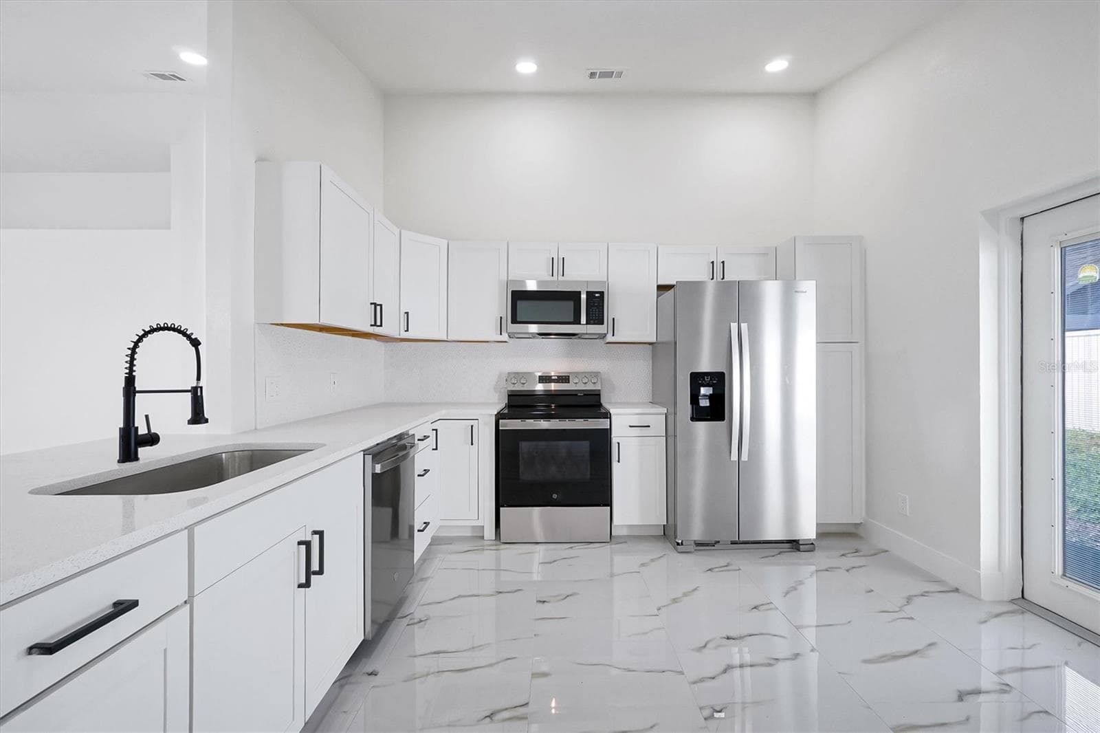 Single Family Residence at 2455 PARSONS POND CIR, KISSIMMEE, photo 10 of 37