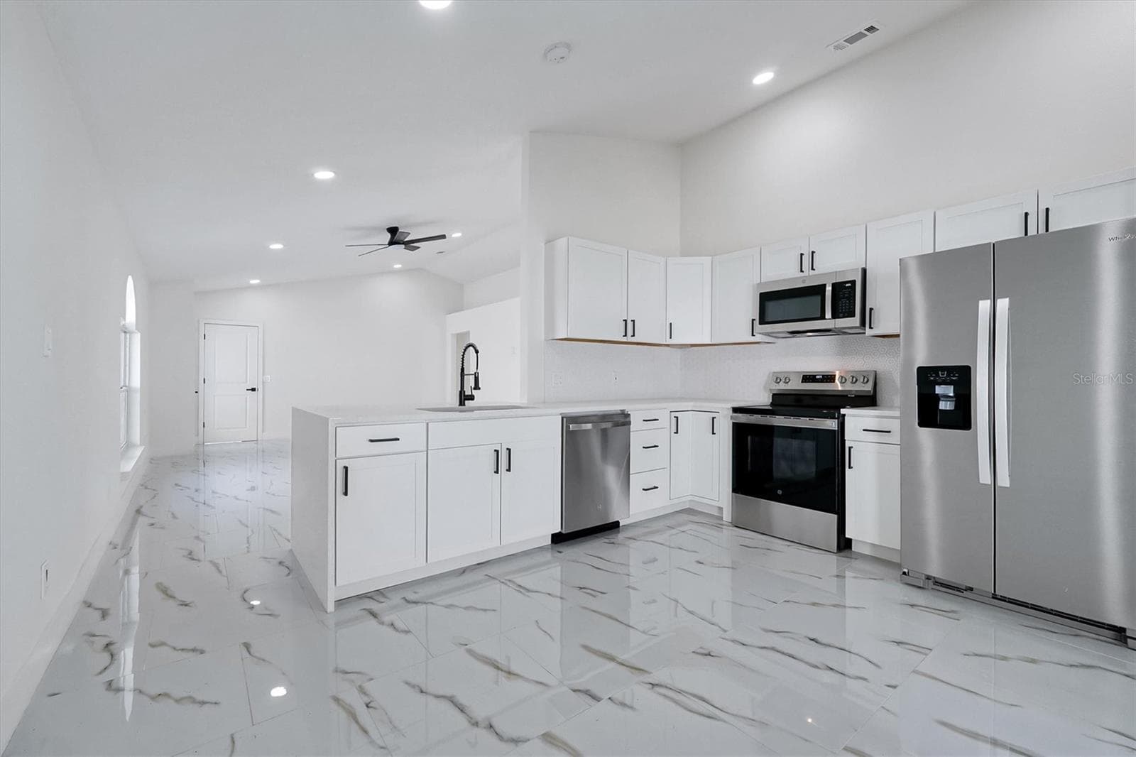 Single Family Residence at 2455 PARSONS POND CIR, KISSIMMEE, photo 11 of 37