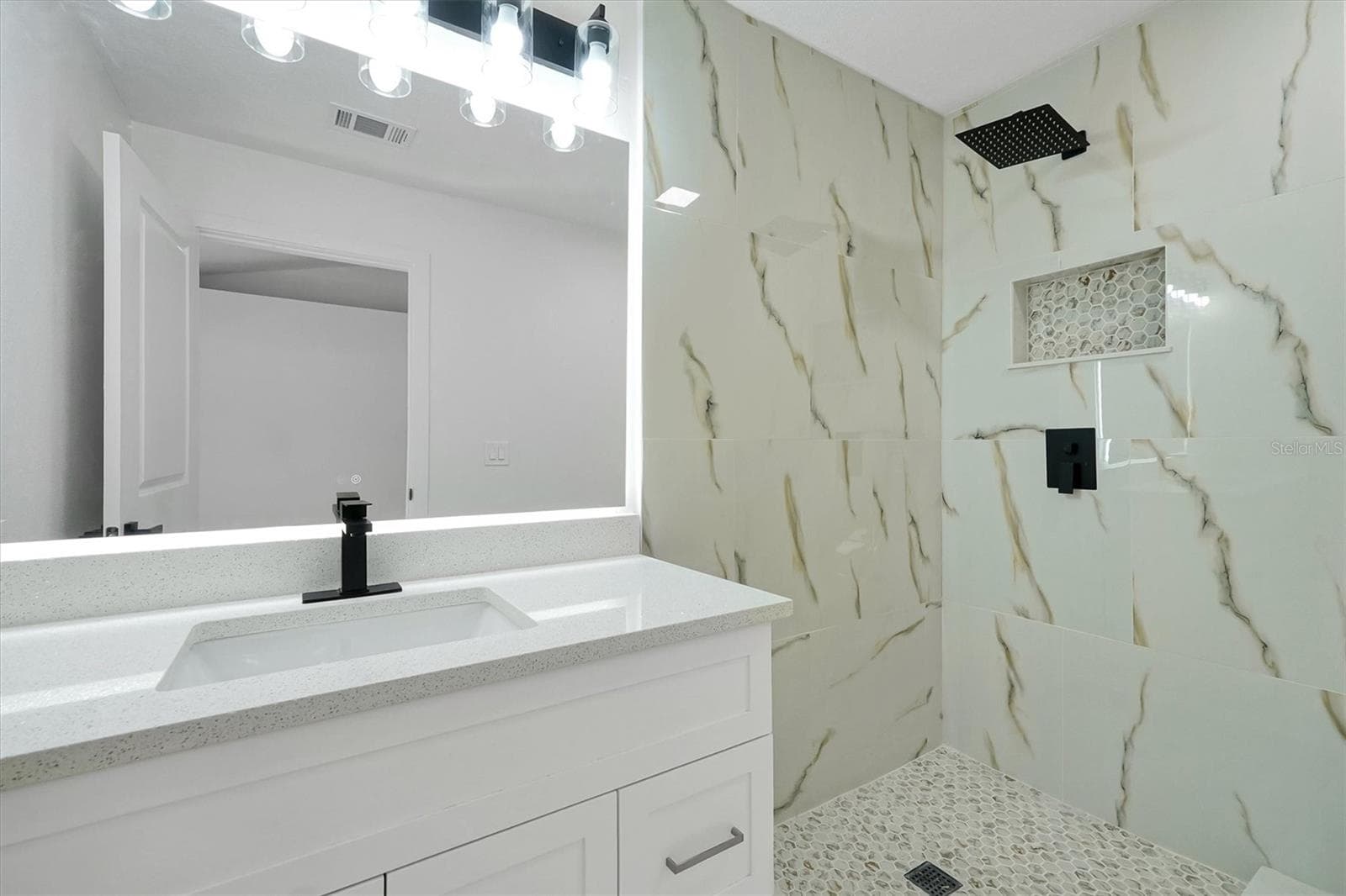 Single Family Residence at 2455 PARSONS POND CIR, KISSIMMEE, photo 16 of 37