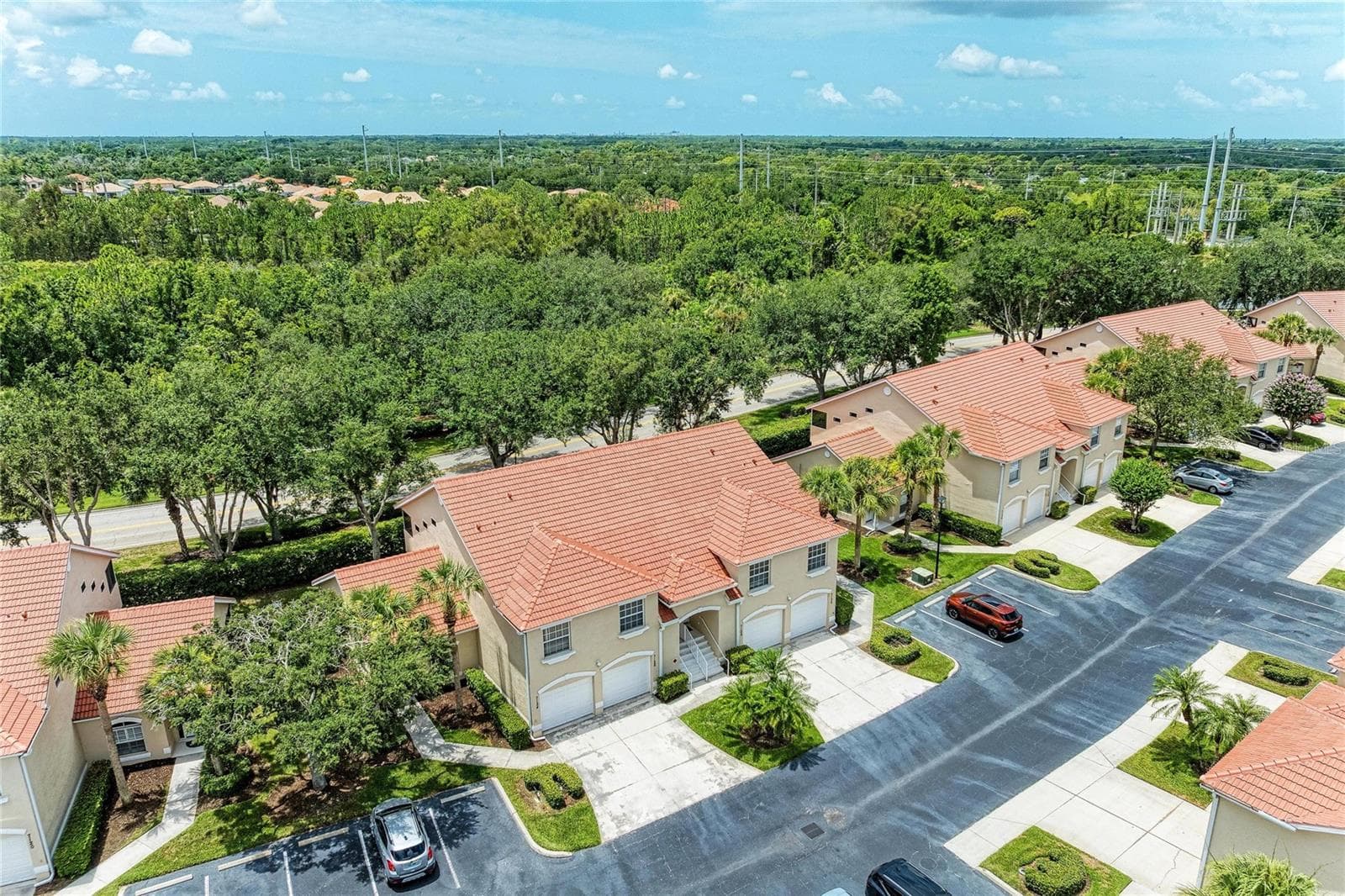 Condominium at 7126 CEDAR HOLLOW CIR, BRADENTON, photo 2 of 55