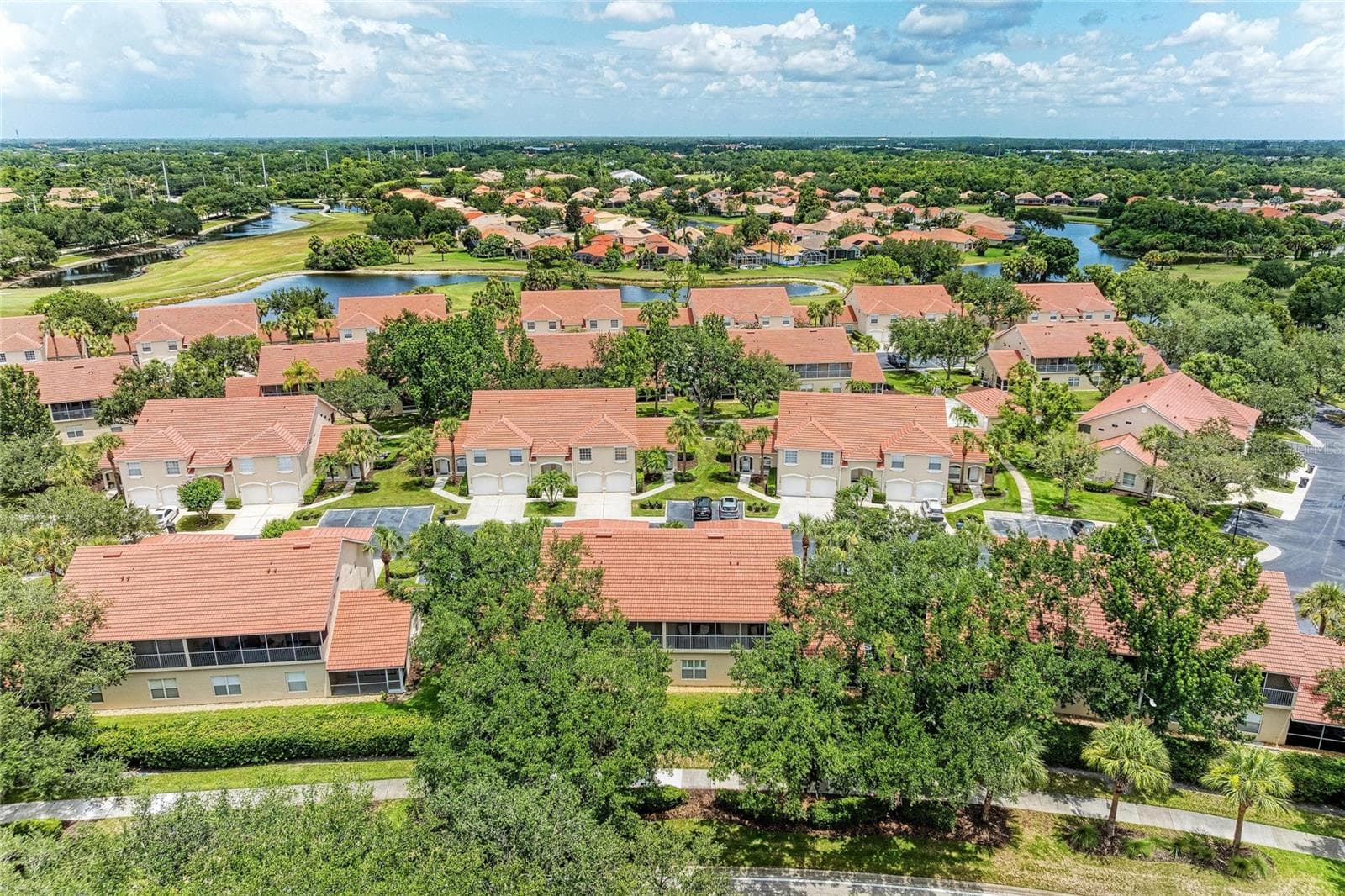 Condominium at 7126 CEDAR HOLLOW CIR, BRADENTON, photo 5 of 55