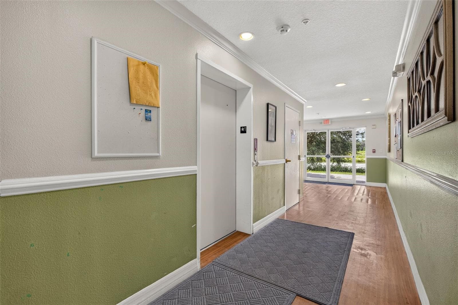 Building Entrance - 7980 SOUTHERN PINES DR, BROOKSVILLE