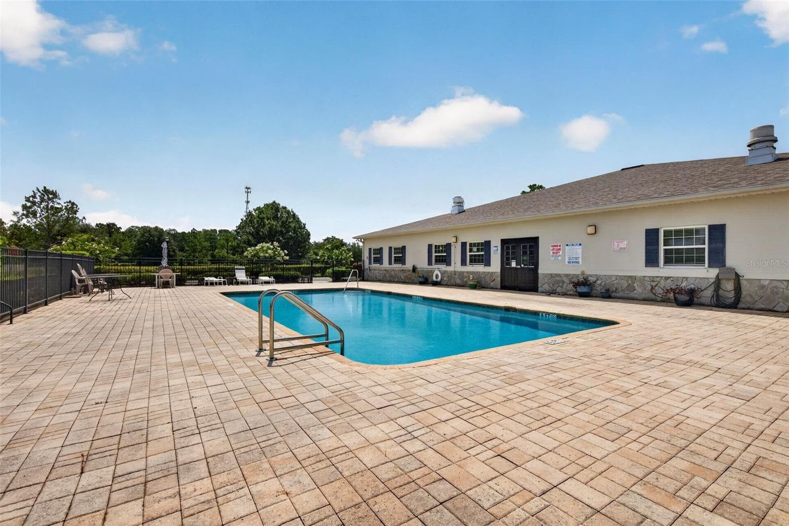 Outdoor Pool - 7980 SOUTHERN PINES DR, BROOKSVILLE