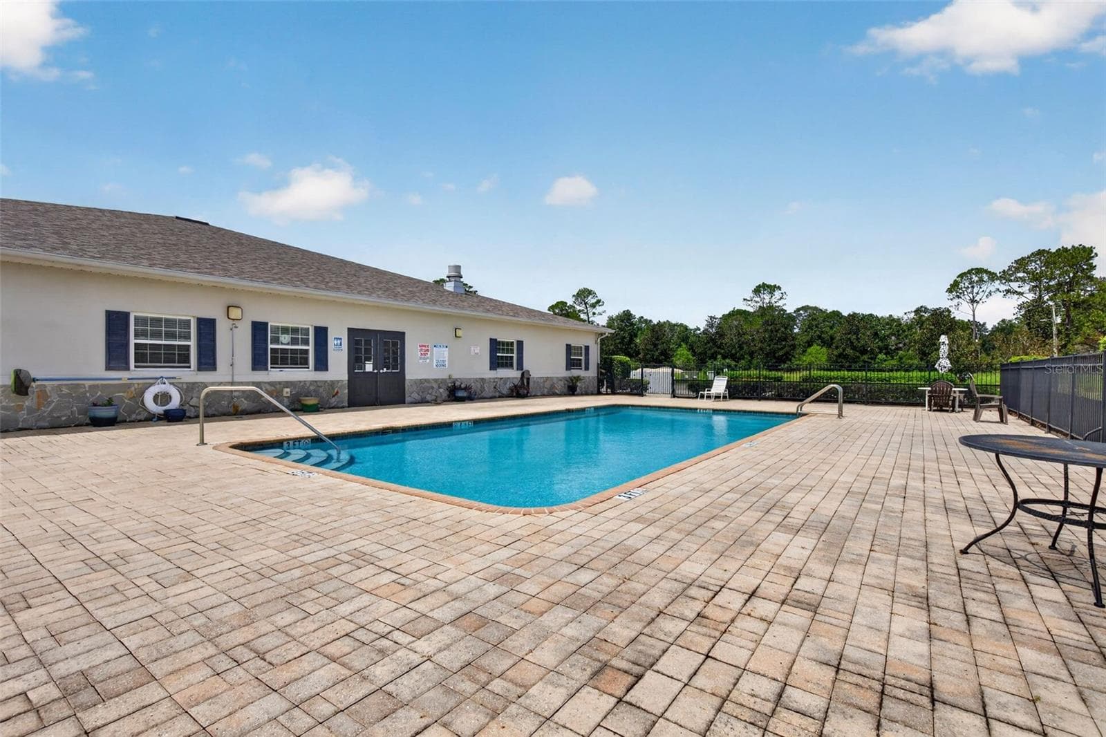 Outdoor Pool - 7980 SOUTHERN PINES DR, BROOKSVILLE
