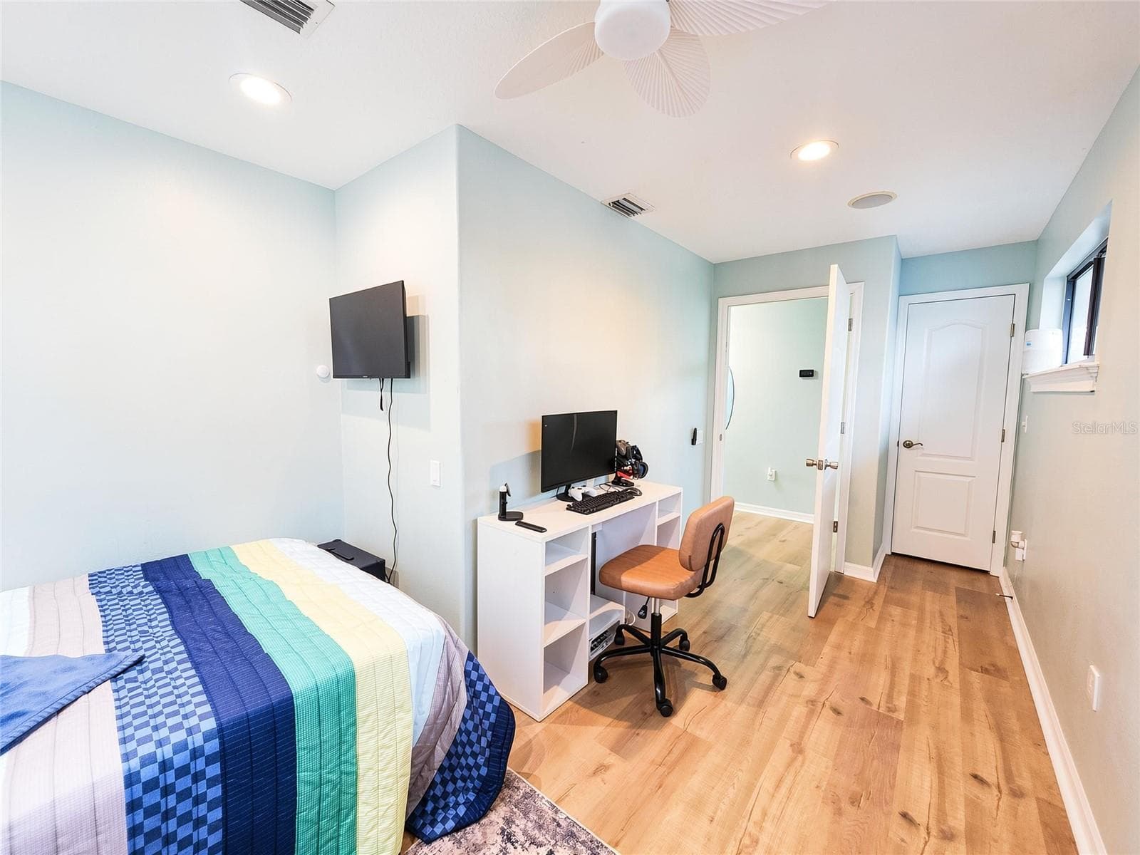 Bedroom 3 - 915 N CROOKED LAKE DR, BABSON PARK