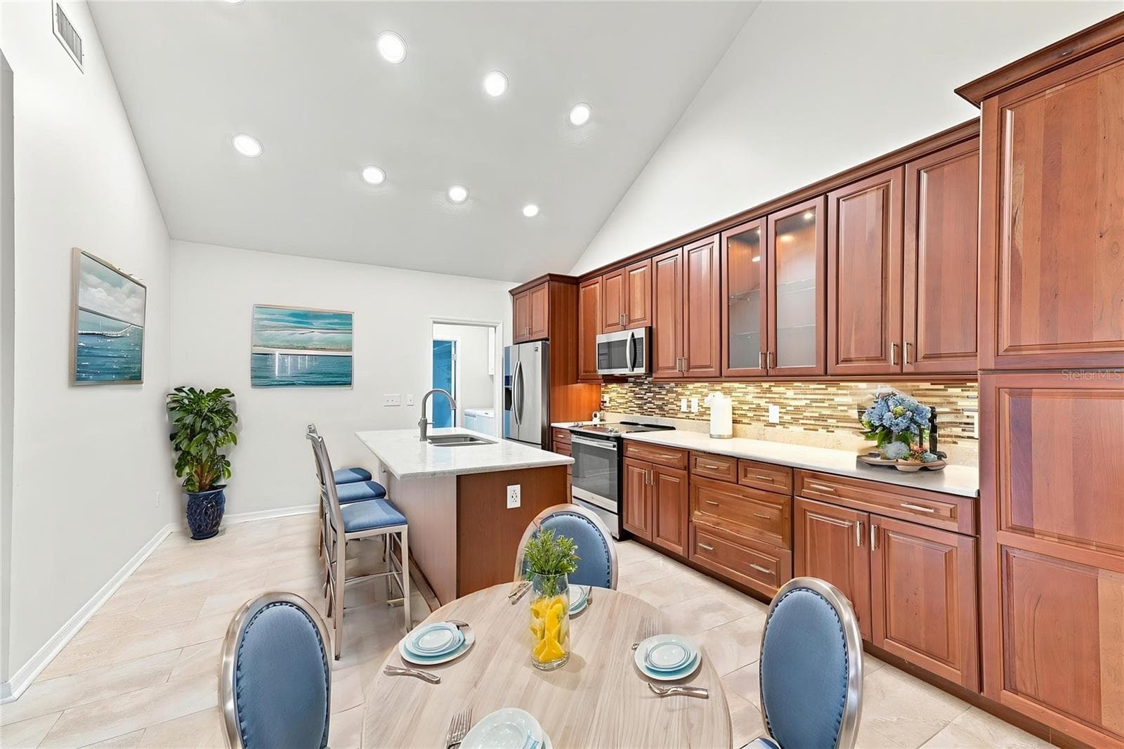 VIRTUAL STAGING - 1124 GOLFVIEW WOODS DR #na, SUN CITY CENTER