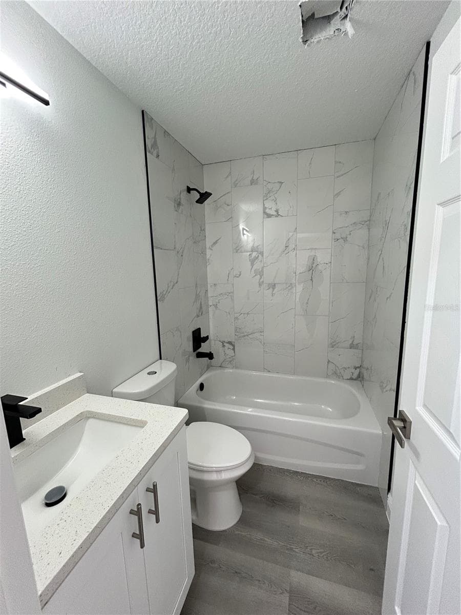 Guest Bathroom - 13521 SW 106TH ST, DUNNELLON
