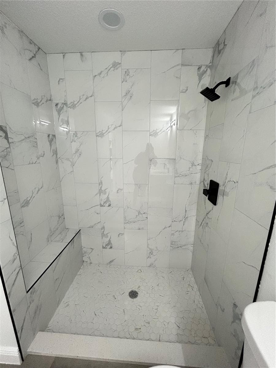 Master Bathroom - 13521 SW 106TH ST, DUNNELLON