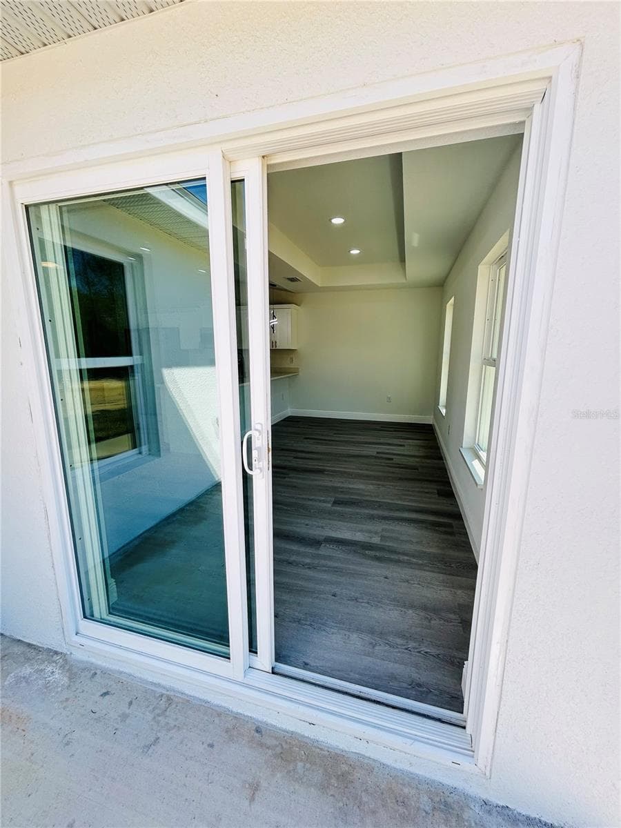 Porch entrance - 13521 SW 106TH ST, DUNNELLON