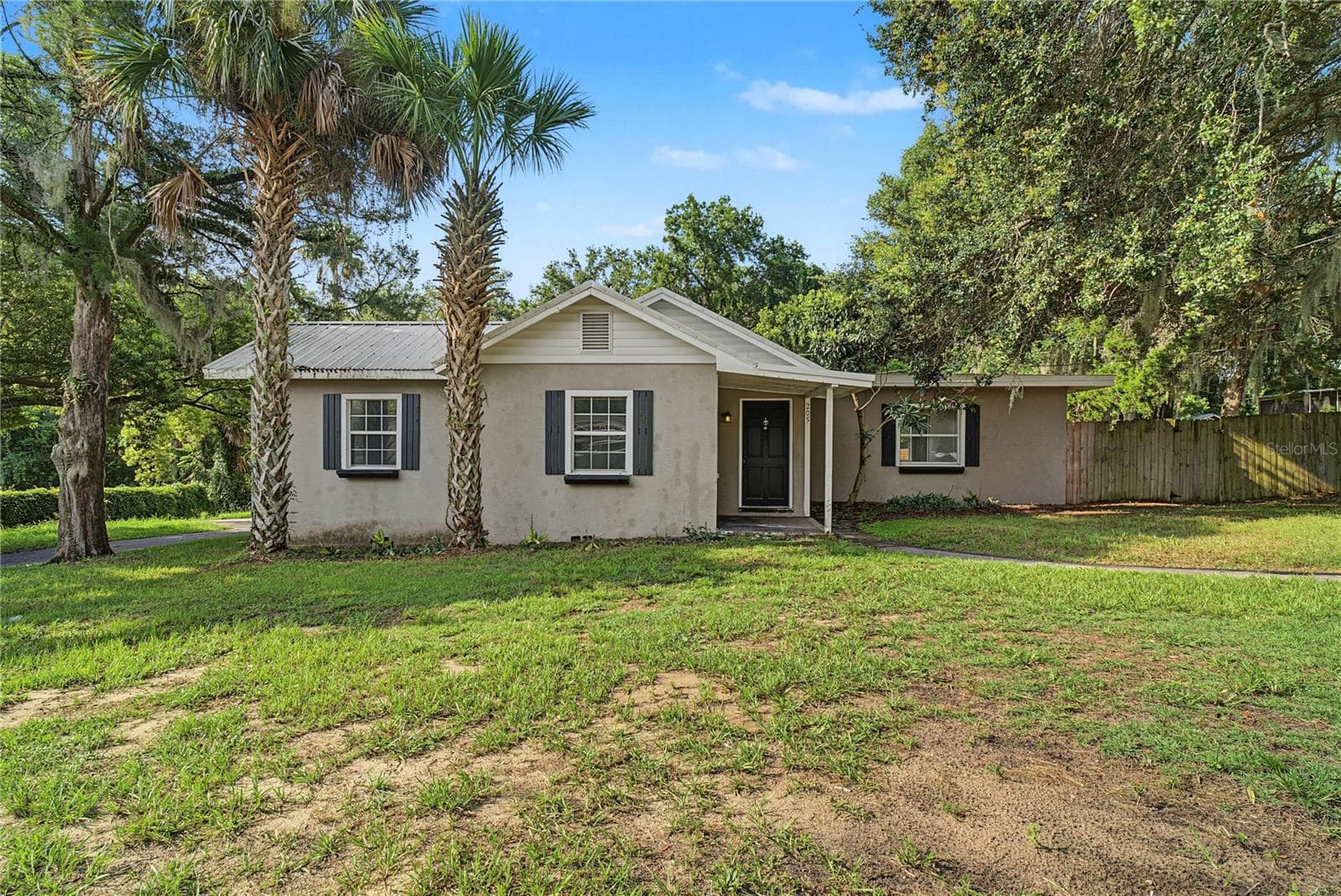 Single Family Residence at 205 E FOUNTAIN ST, FRUITLAND PARK, photo 2 of 34