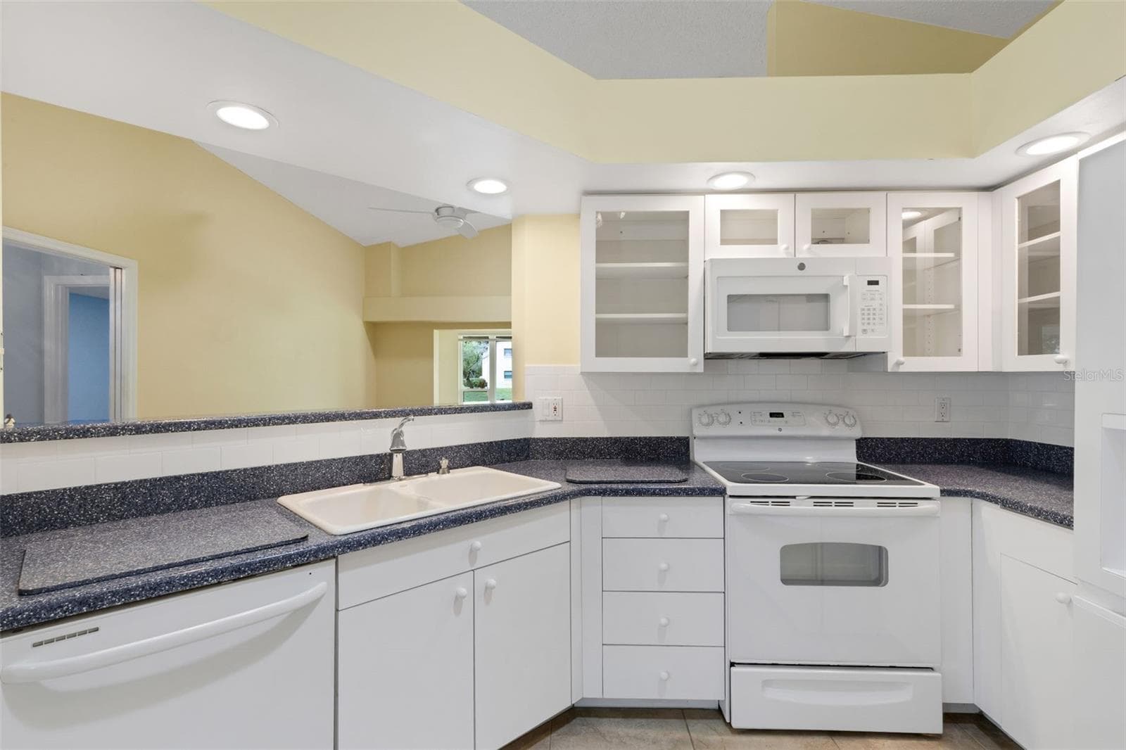 Single Family Residence at 4430 FERN DR, BRADENTON, photo 28 of 75