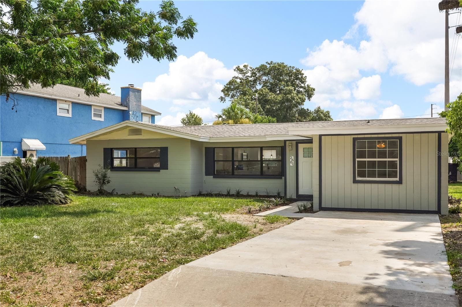 Front Exterior - 2601 HEALY DR, ORLANDO