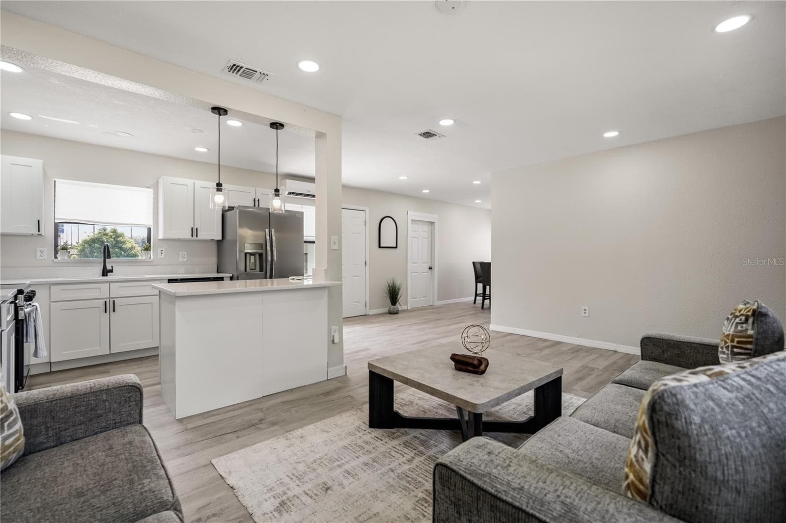 Living Living/Kitchen Area - 2601 HEALY DR, ORLANDO