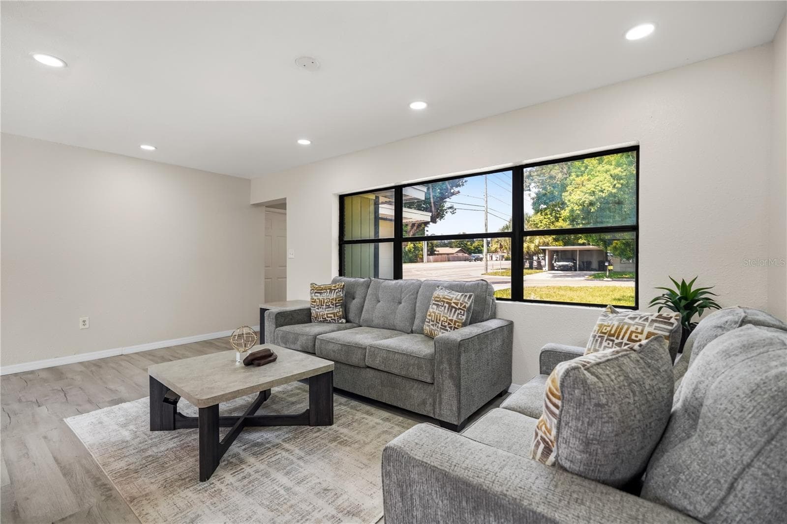 Living Area - 2601 HEALY DR, ORLANDO