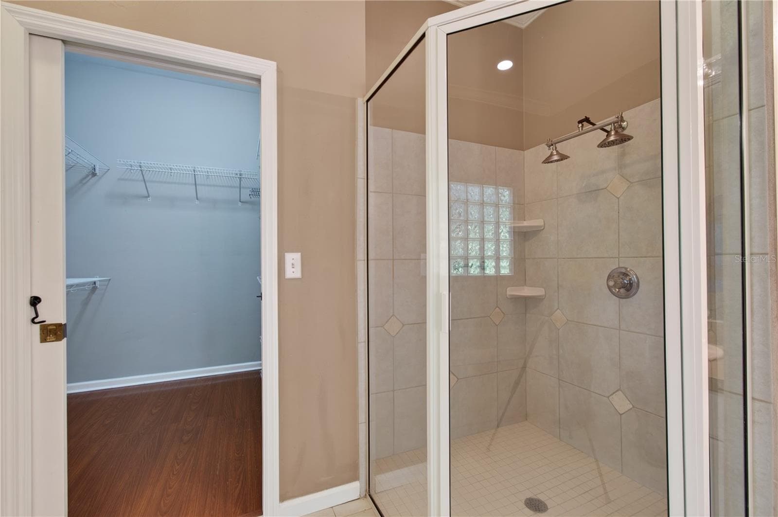 Walk-in Shower - 12208 SW 9TH AVE, NEWBERRY