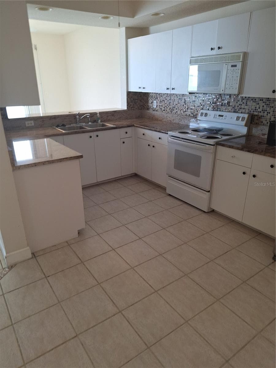 Condominium at 4991 BACOPA LN S #502, ST PETERSBURG, photo 38 of 99
