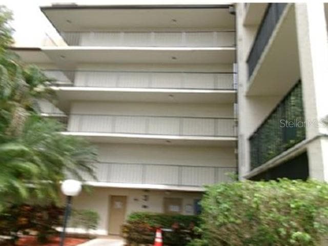 6190 WOODLANDS BLVD #309