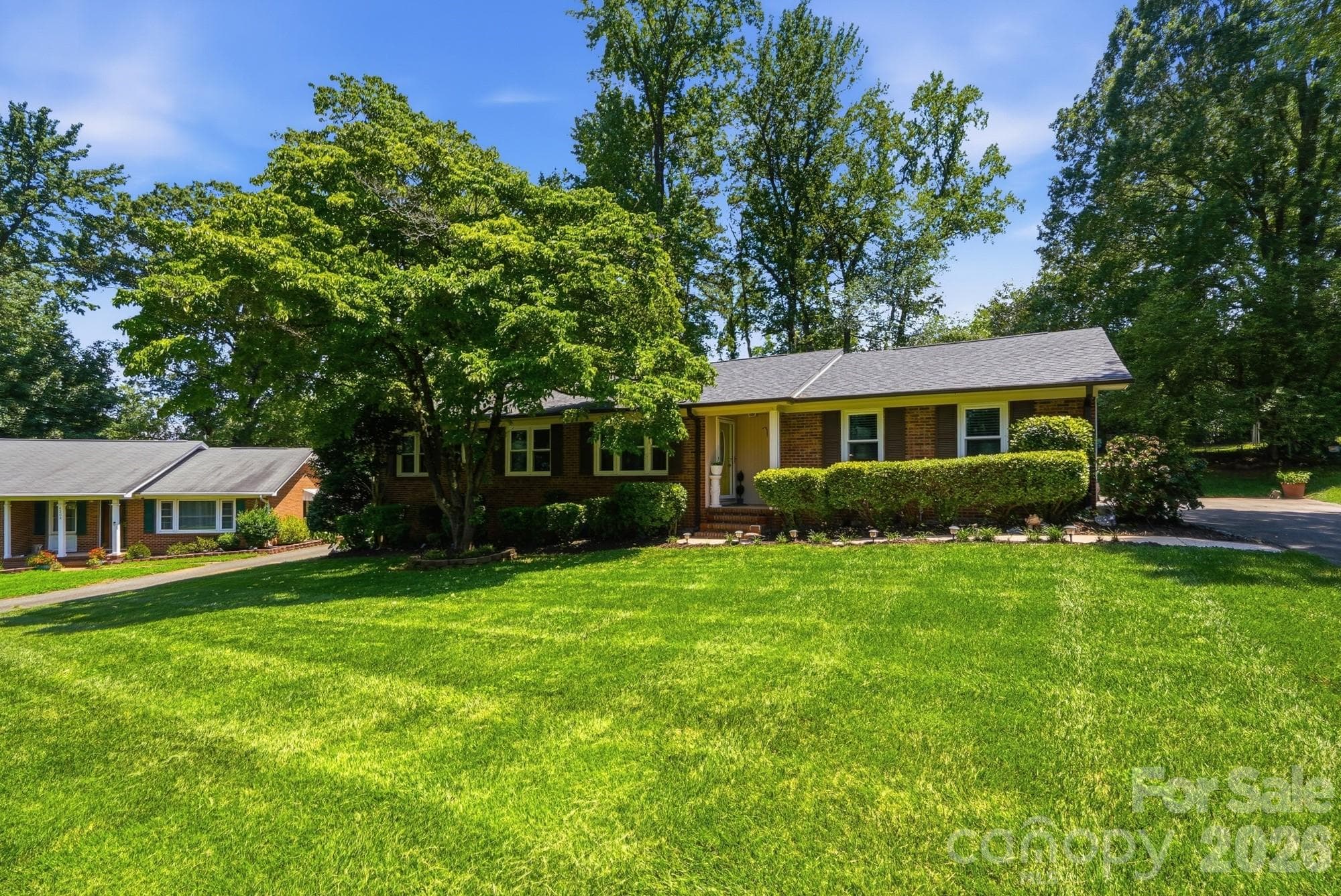 Single Family Residence at 4200 Cerise Drive, Charlotte, photo 2 of 40