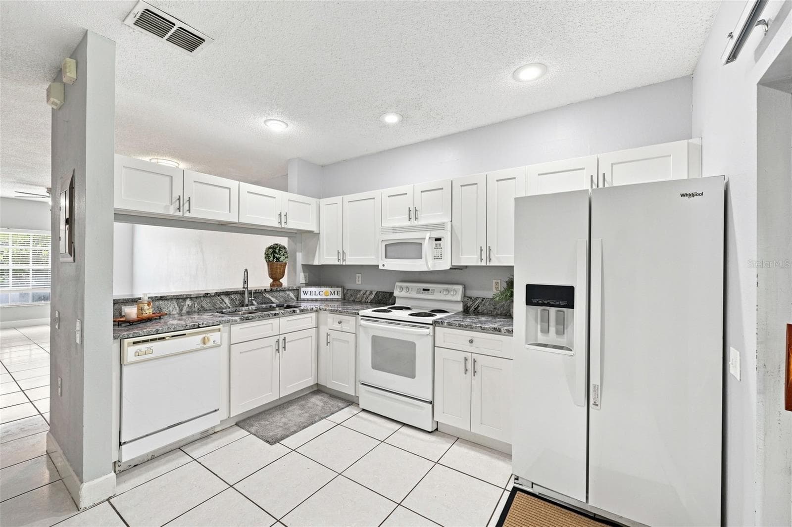 Townhouse at 29924 PLAYA DEL REY LN, WESLEY CHAPEL, photo 3 of 26