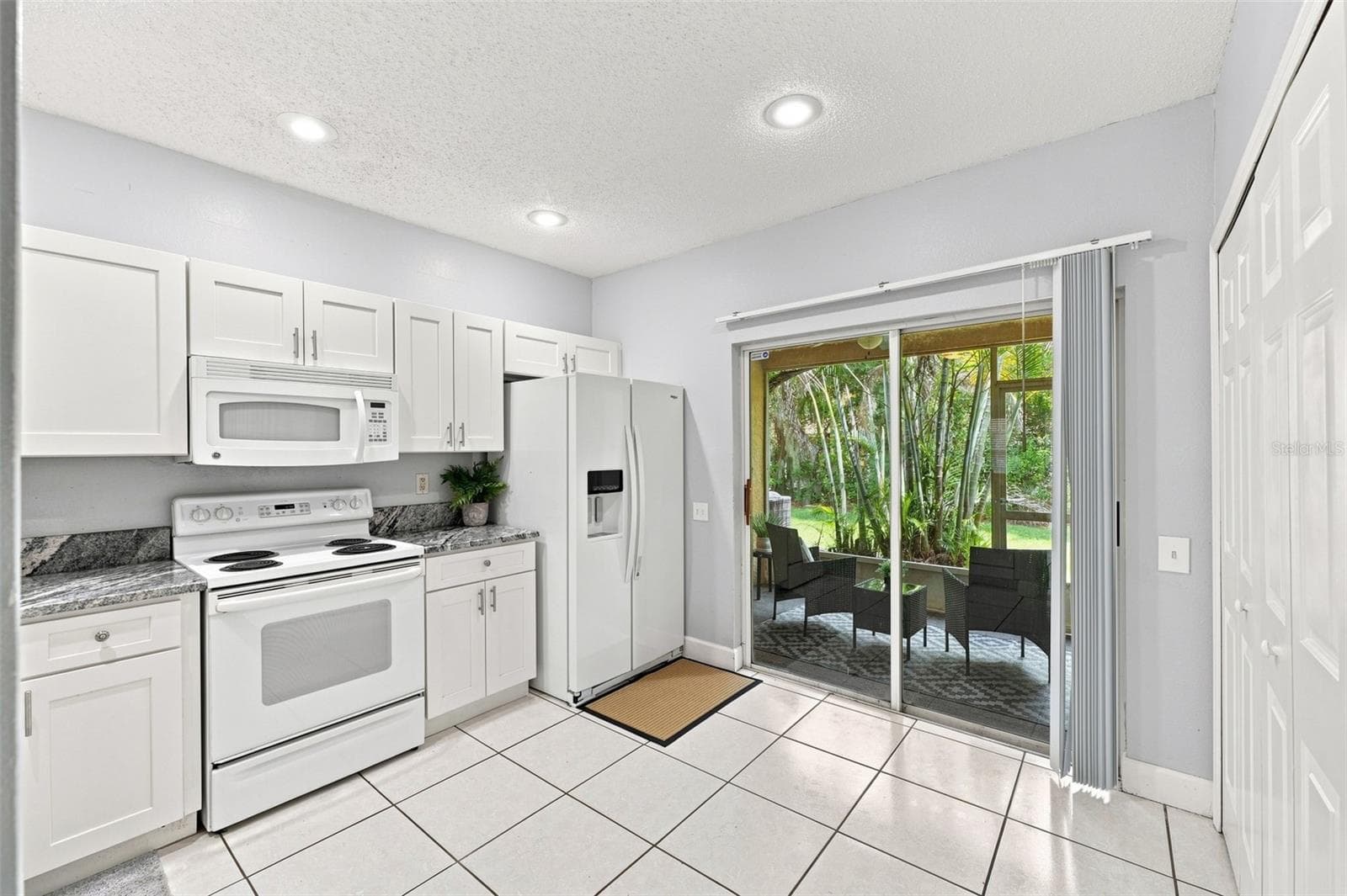 Townhouse at 29924 PLAYA DEL REY LN, WESLEY CHAPEL, photo 5 of 26