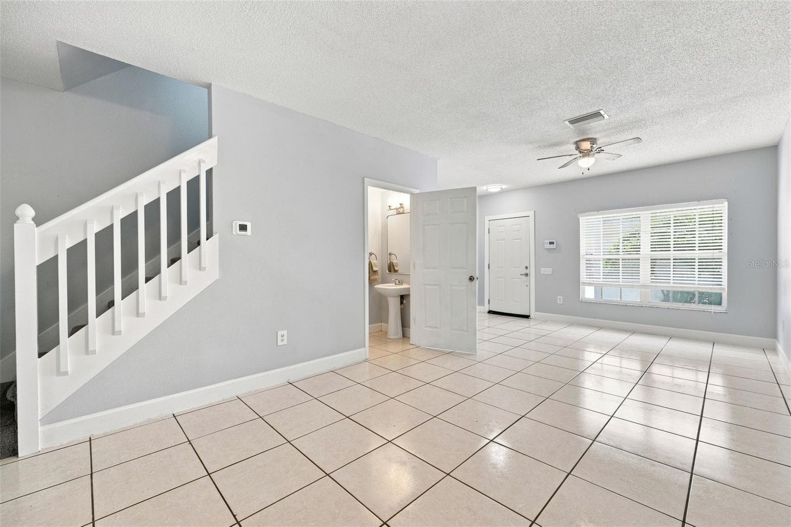 Townhouse at 29924 PLAYA DEL REY LN, WESLEY CHAPEL, photo 8 of 26