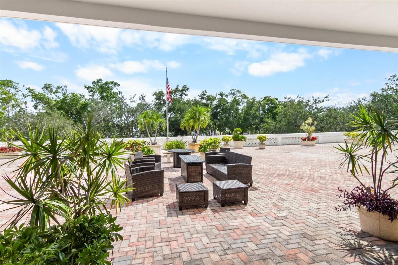 Condominium at 33 S GULFSTREAM AVE #305, SARASOTA, photo 3 of 30