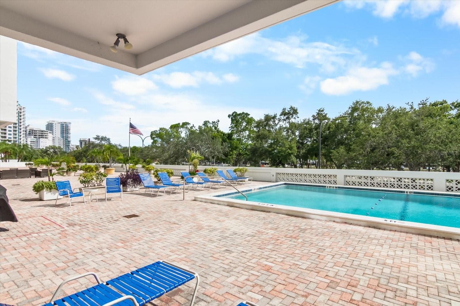 Condominium at 33 S GULFSTREAM AVE #305, SARASOTA, photo 6 of 30
