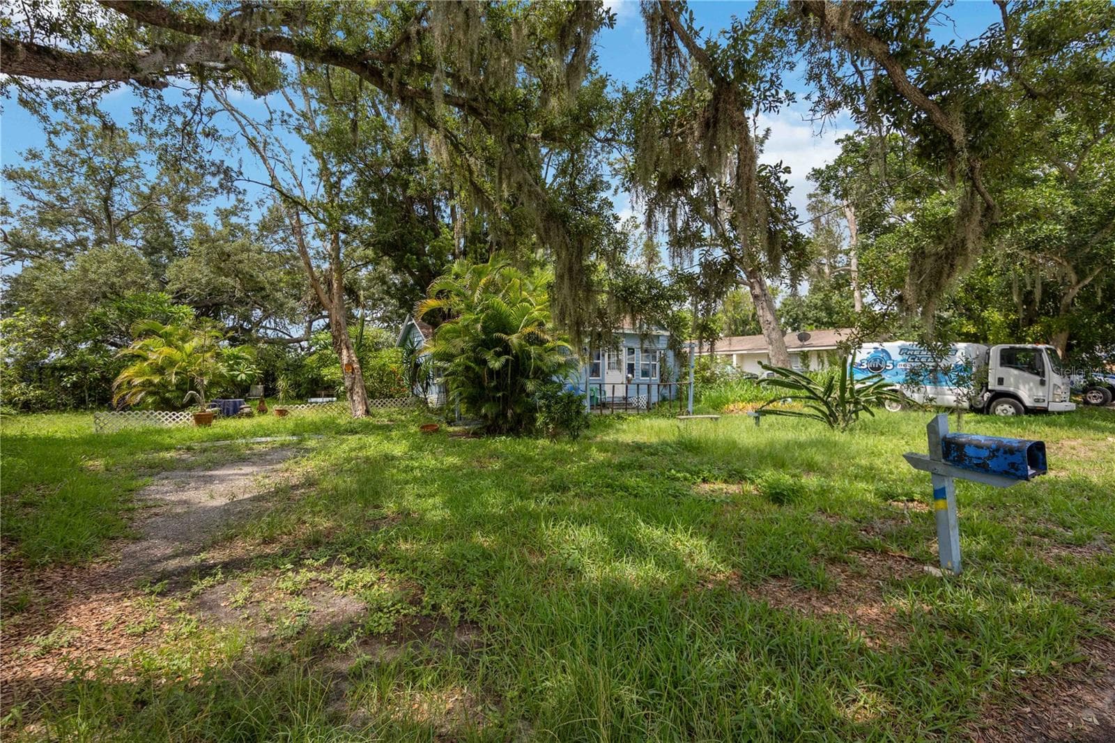 Single Family Residence at 2126 OLENTARY ST, SARASOTA, photo 5 of 8