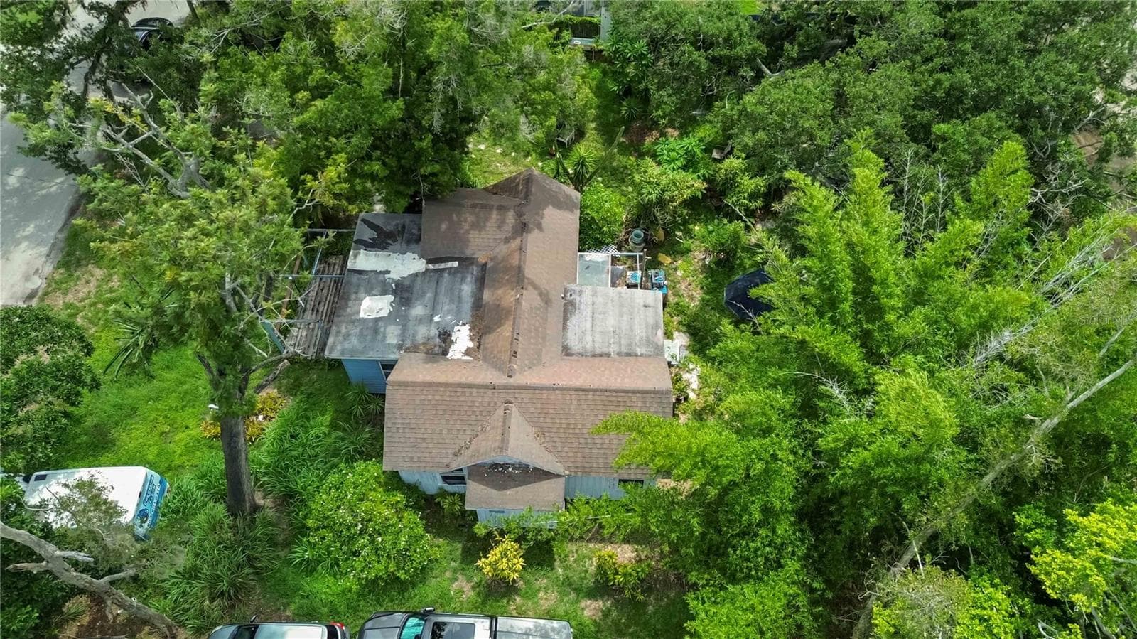 Single Family Residence at 2126 OLENTARY ST, SARASOTA, photo 4 of 8