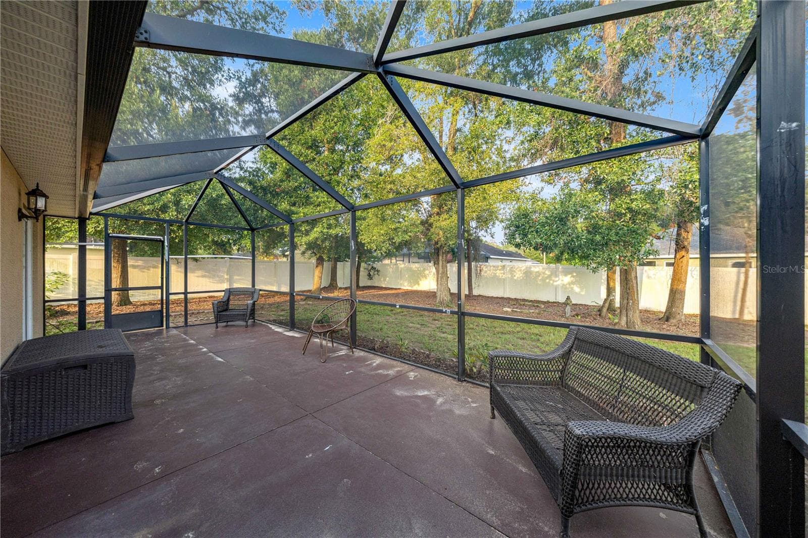 Lanai - 16376 SE 81ST CT, SUMMERFIELD