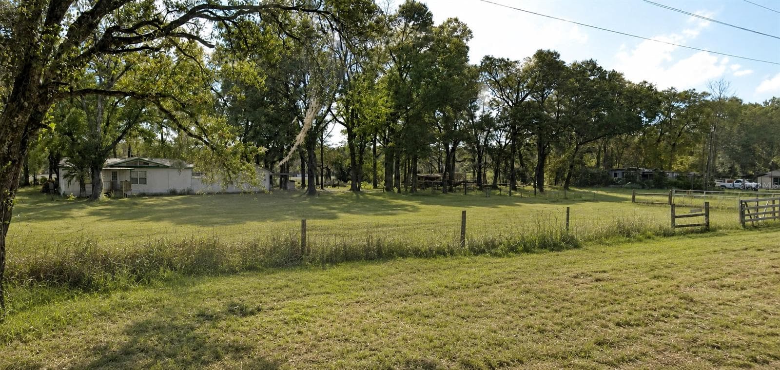 Manufactured Home at 25256 RICHBARN RD, BROOKSVILLE, photo 3 of 20