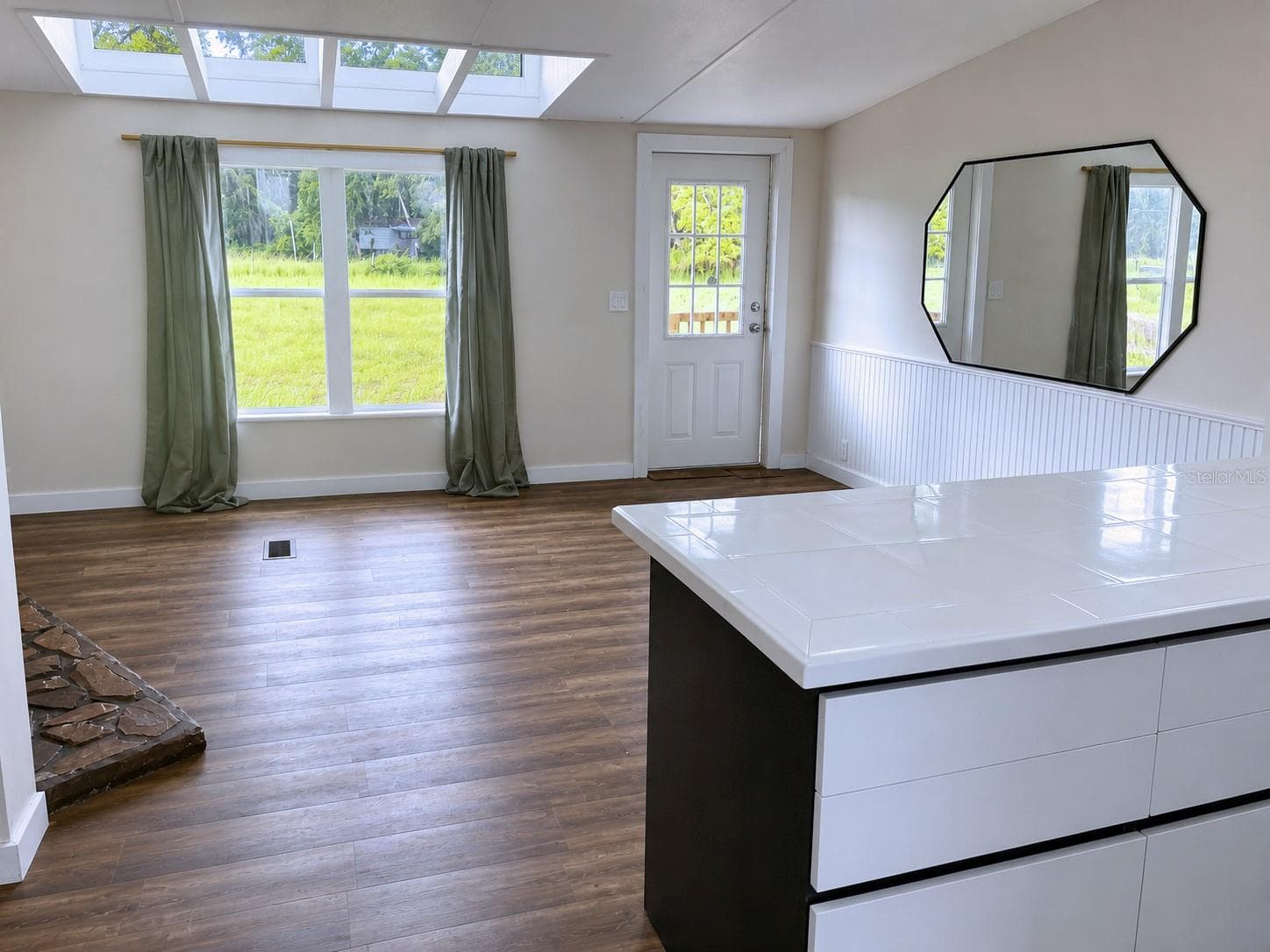 Manufactured Home at 25256 RICHBARN RD, BROOKSVILLE, photo 6 of 20