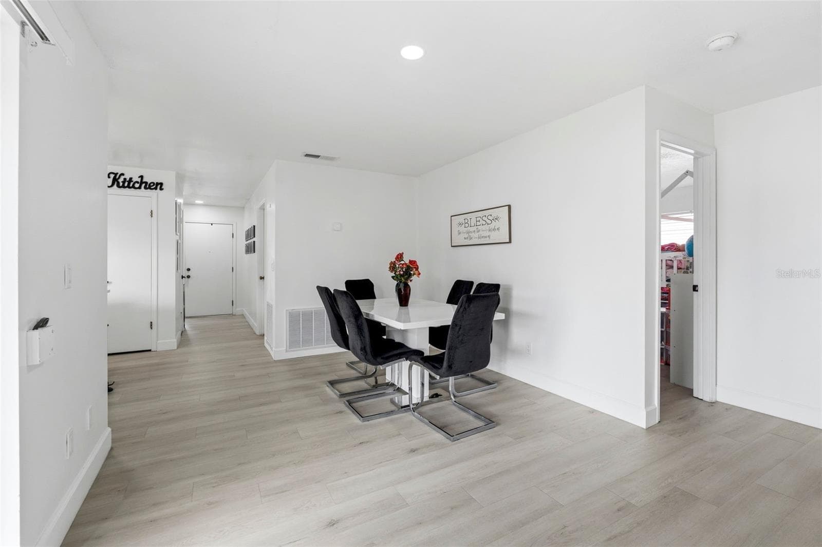 Single Family Residence at 10500 RAMBLEWOOD RD, ORLANDO, photo 12 of 40