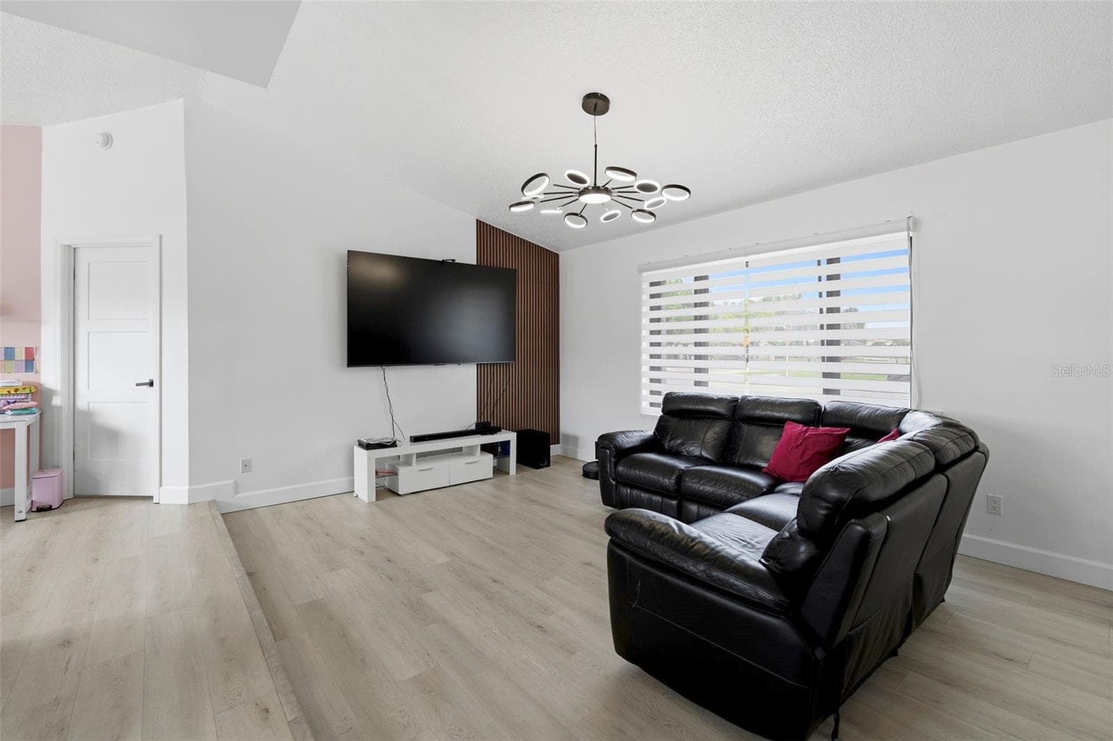 Single Family Residence at 10500 RAMBLEWOOD RD, ORLANDO, photo 14 of 40