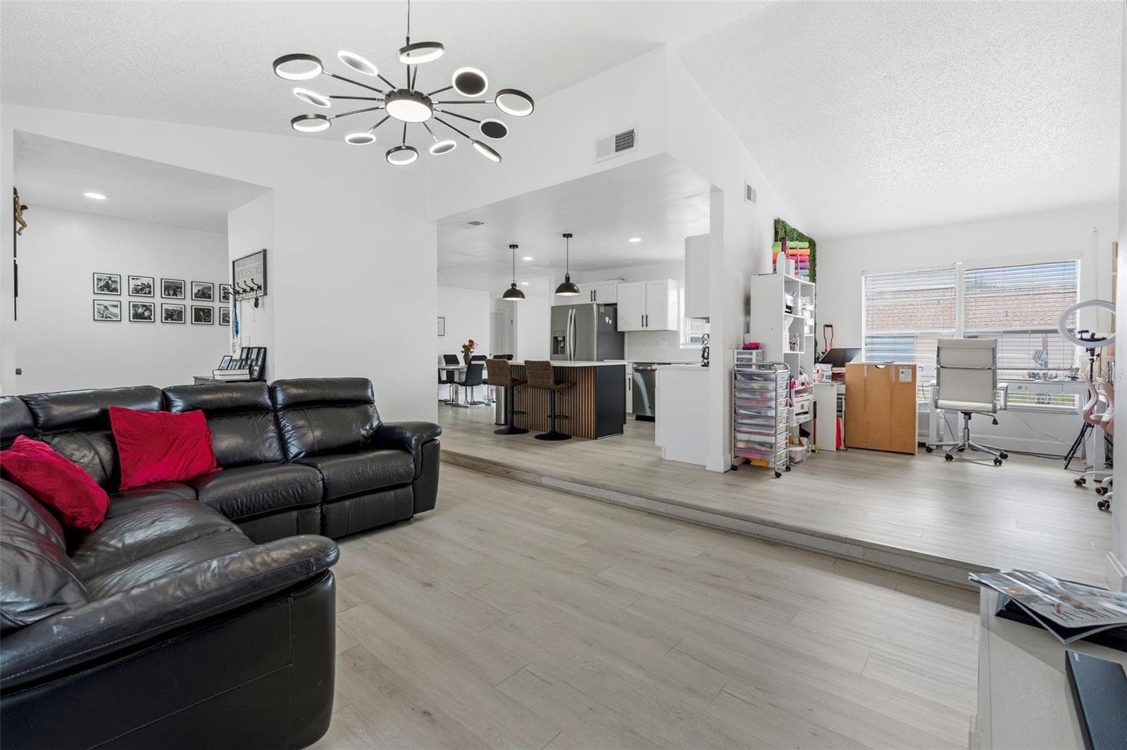 Single Family Residence at 10500 RAMBLEWOOD RD, ORLANDO, photo 16 of 40
