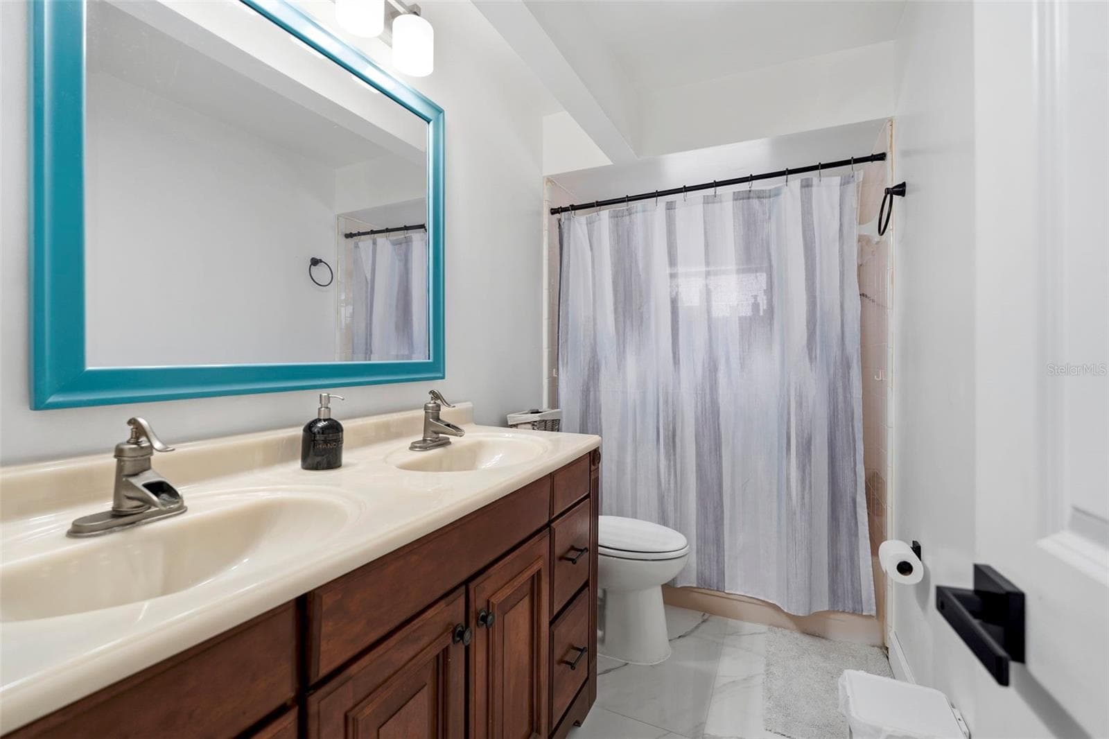 Single Family Residence at 10500 RAMBLEWOOD RD, ORLANDO, photo 25 of 40