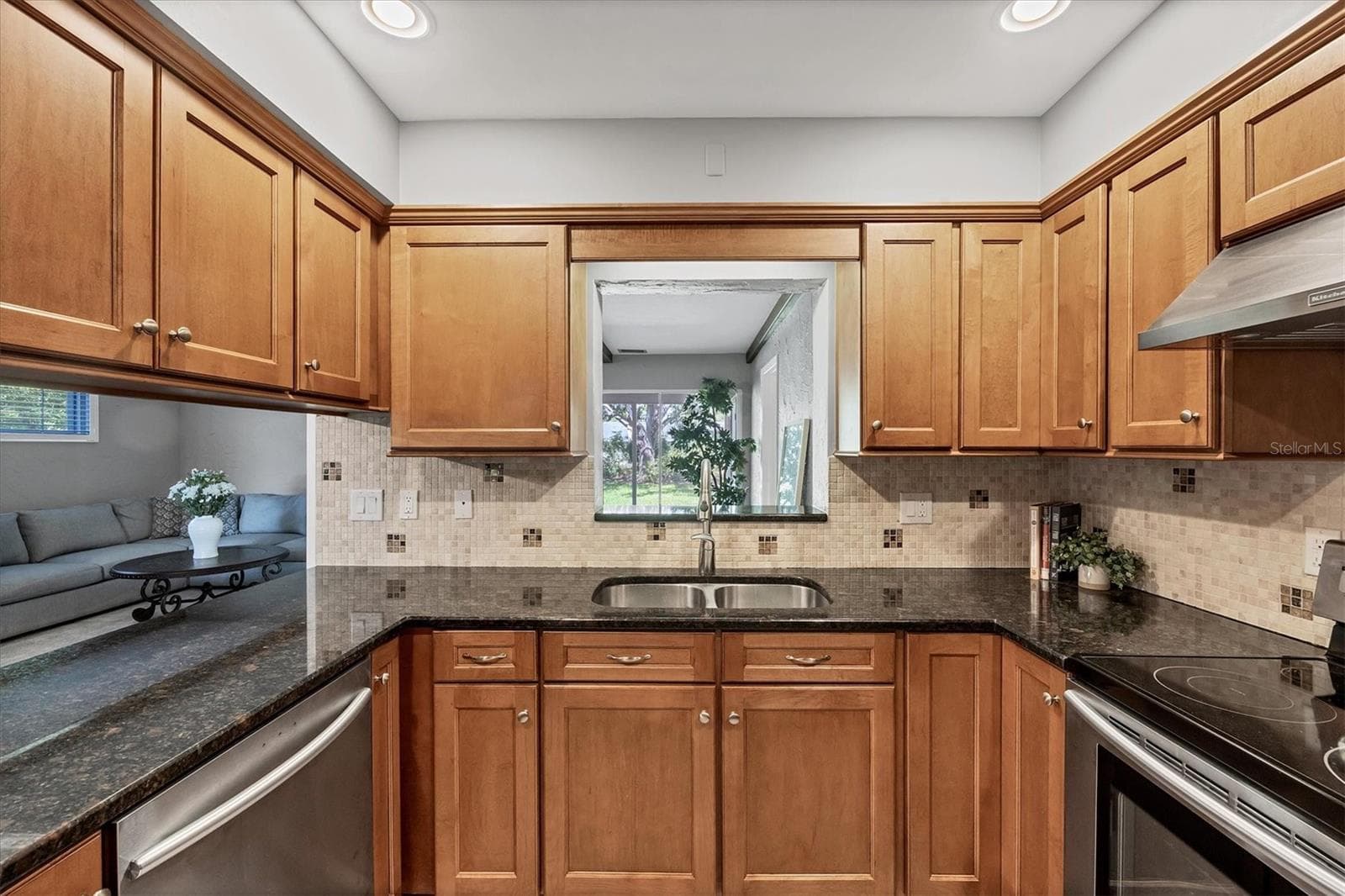 Single Family Residence at 5201 STEVENS DR, SARASOTA, photo 6 of 35